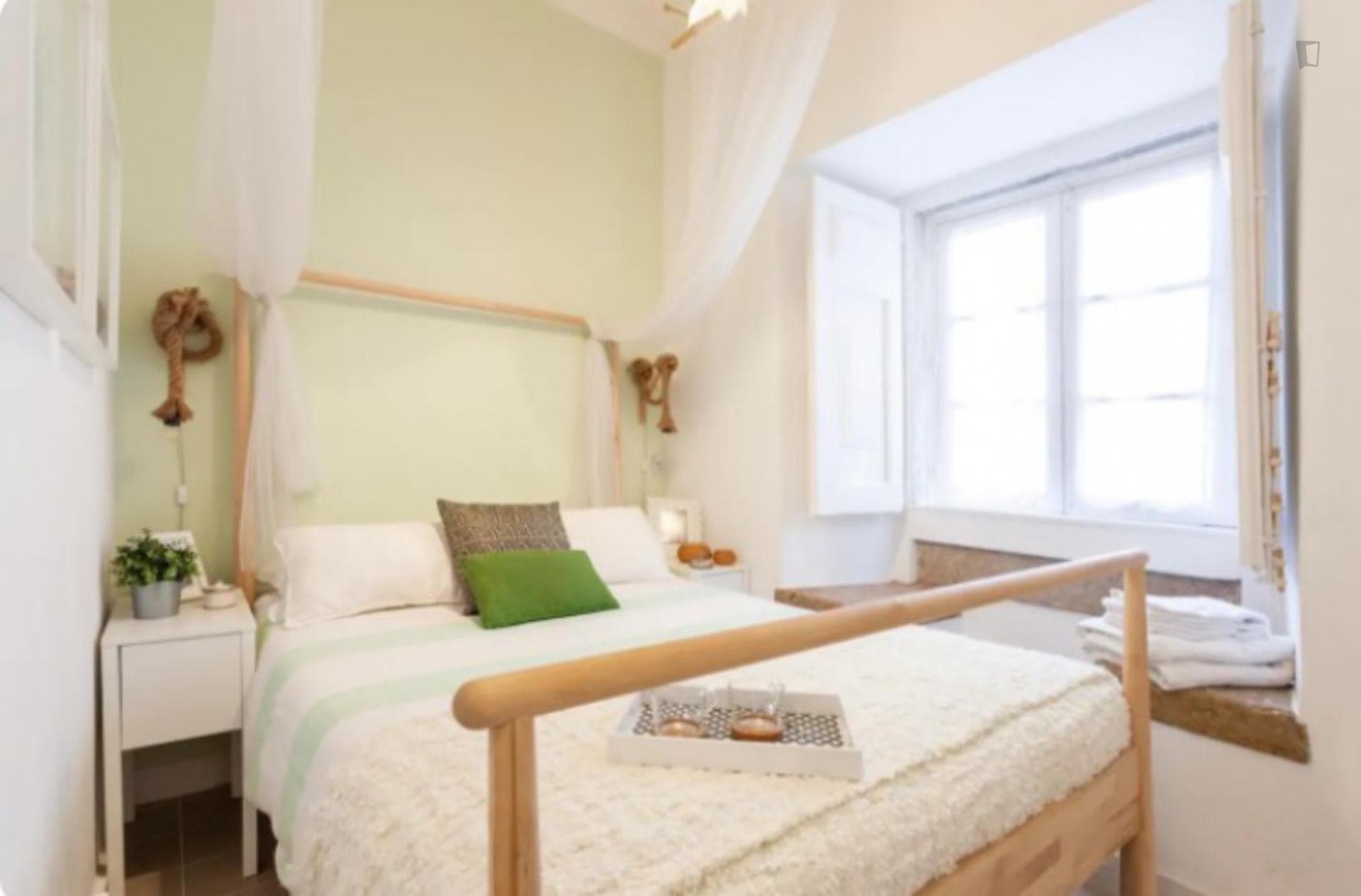 Amazing 1-bedroom apartment close to Terreiro do Paço metro station photo 1