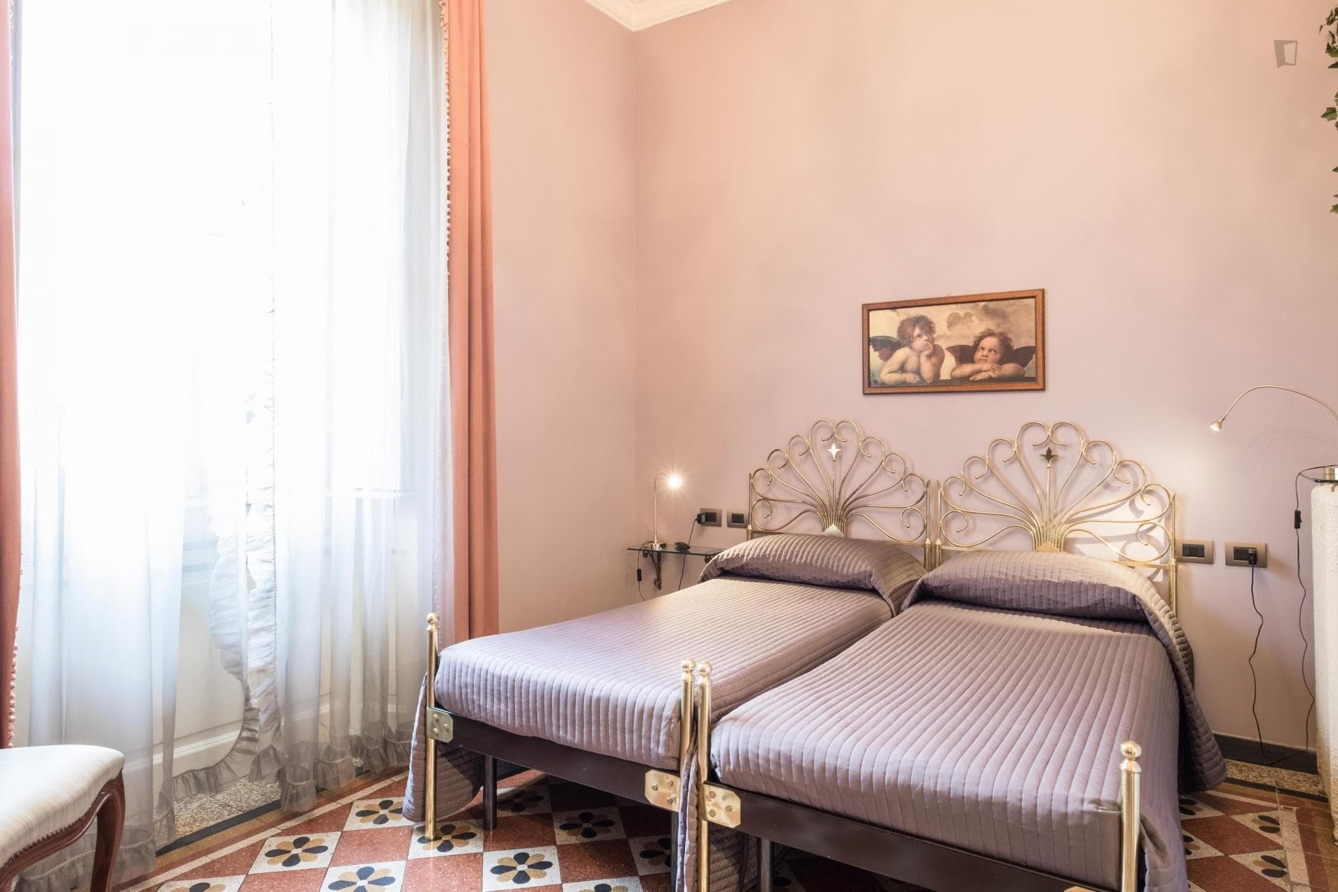 Luxury ensuite double bedroom close to Bocconi university photo 1