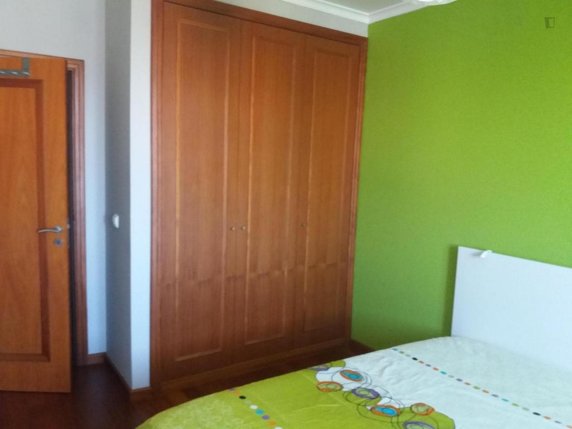 Lovely double bedroom close to Aveiro train station photo 1