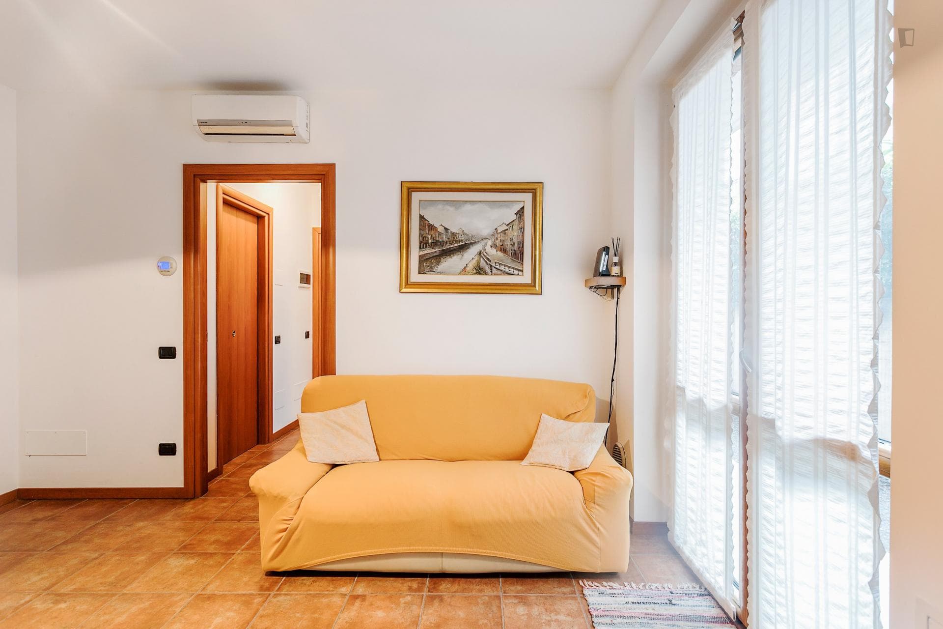 Bright one bedroom apartment 45 min from Milan photo 1