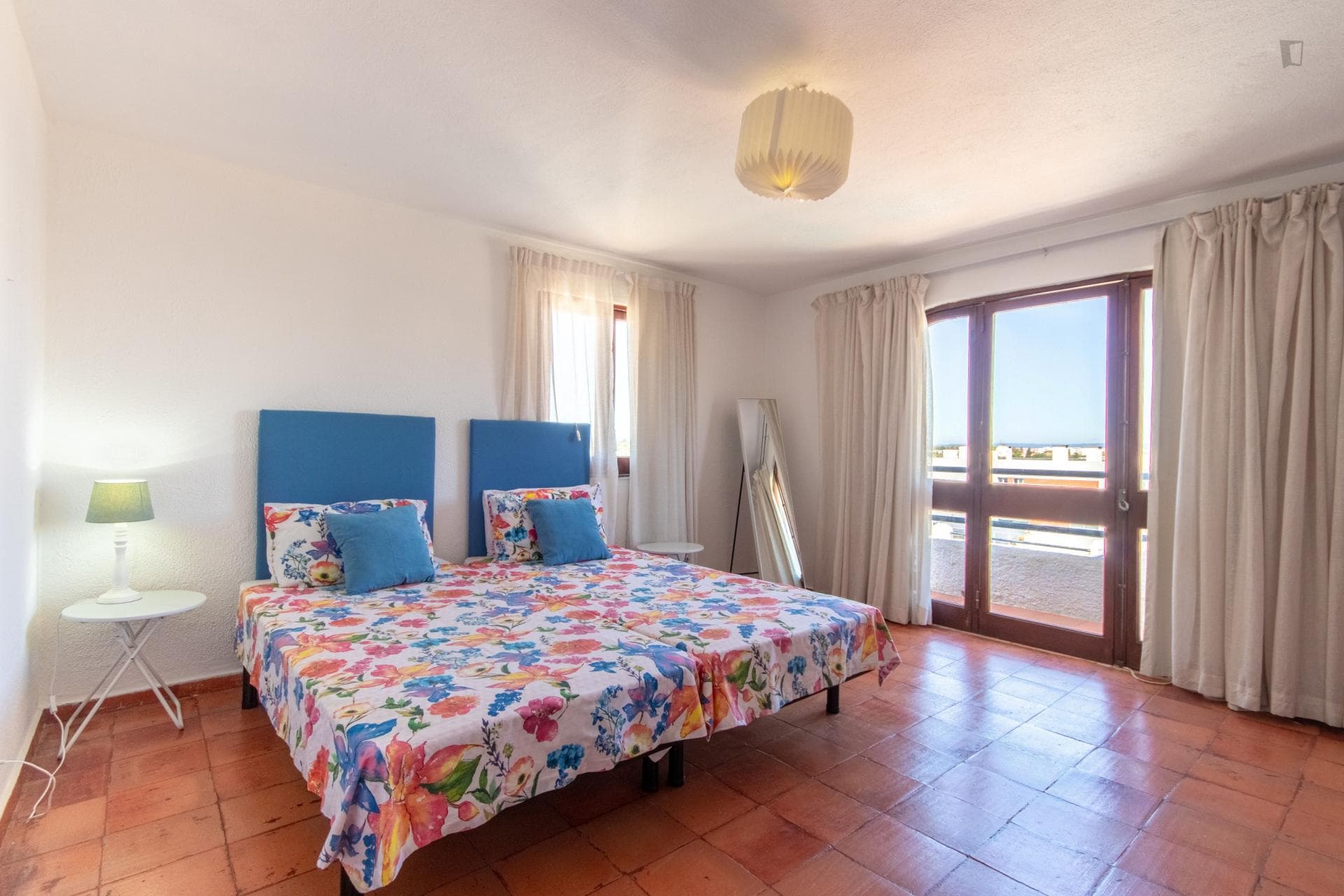 Cosy twin bedroom near the Beach photo 1
