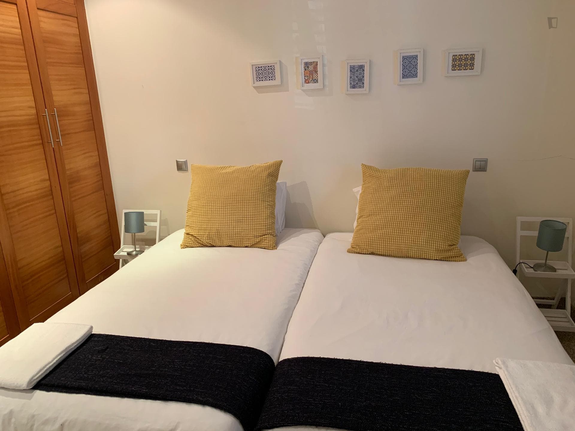 Comfortable bedroom with 2 single beds in house near the beach photo 1