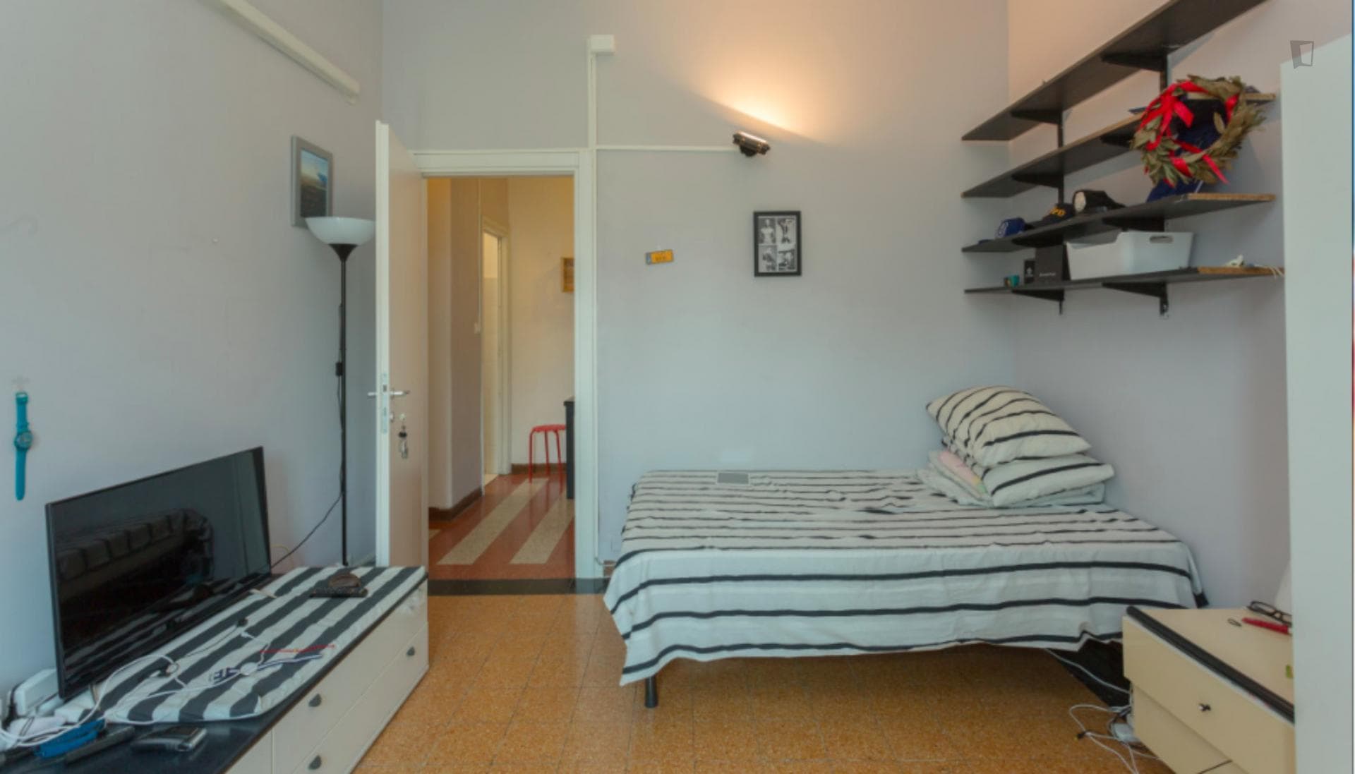 Cool double bedroom with balcony, close to Università degli Studi di Milano-Bicocca photo 1