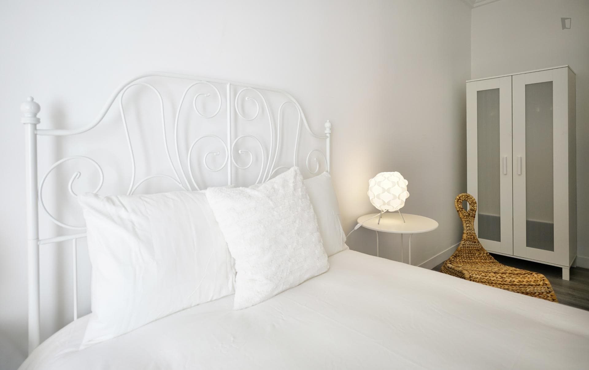 7 fabulous bedrooms, all with AC, TV and desk. By Instituto Sup Técnico photo 1