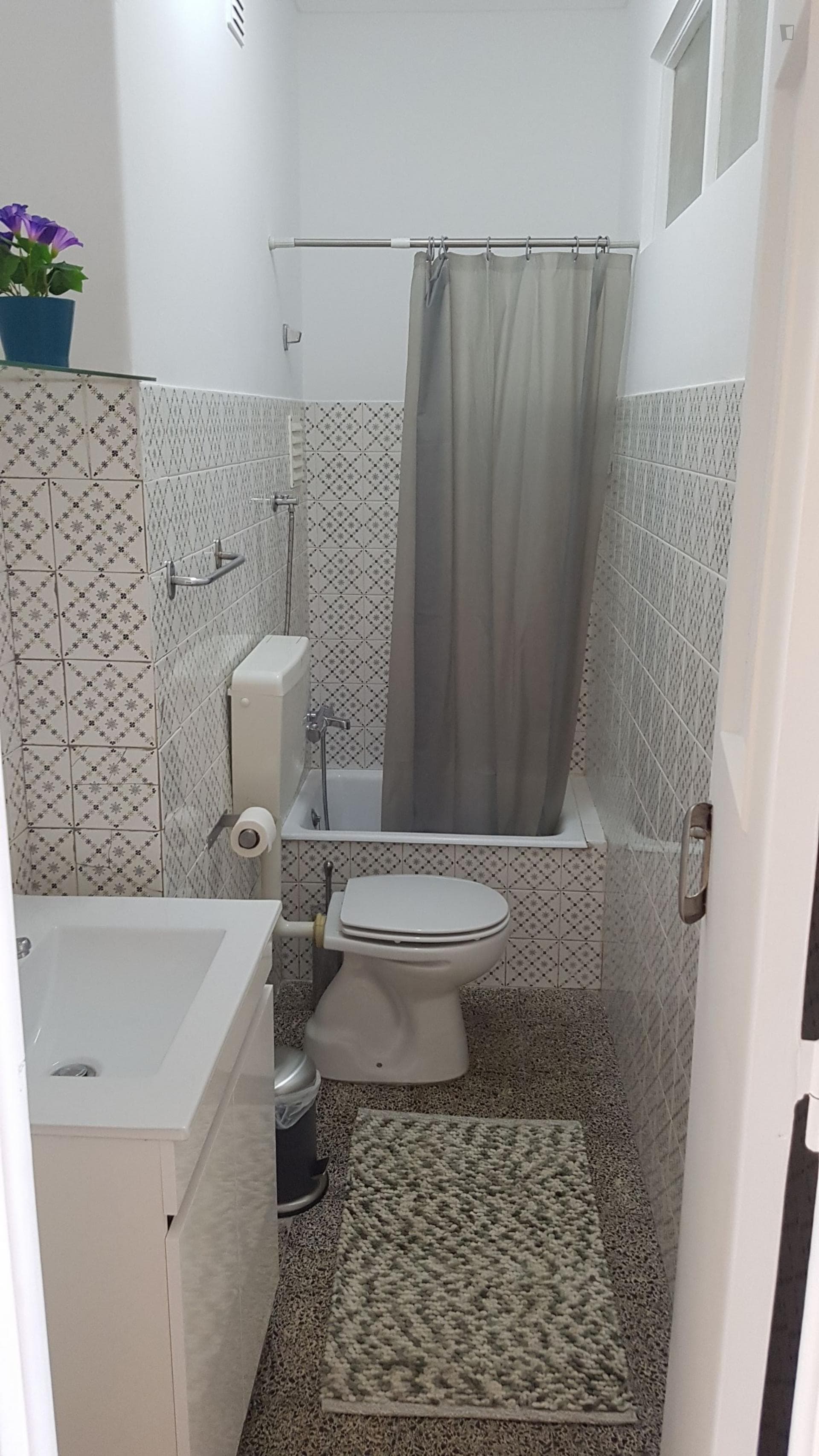 Bedroom in Benfica/Colombo photo 1
