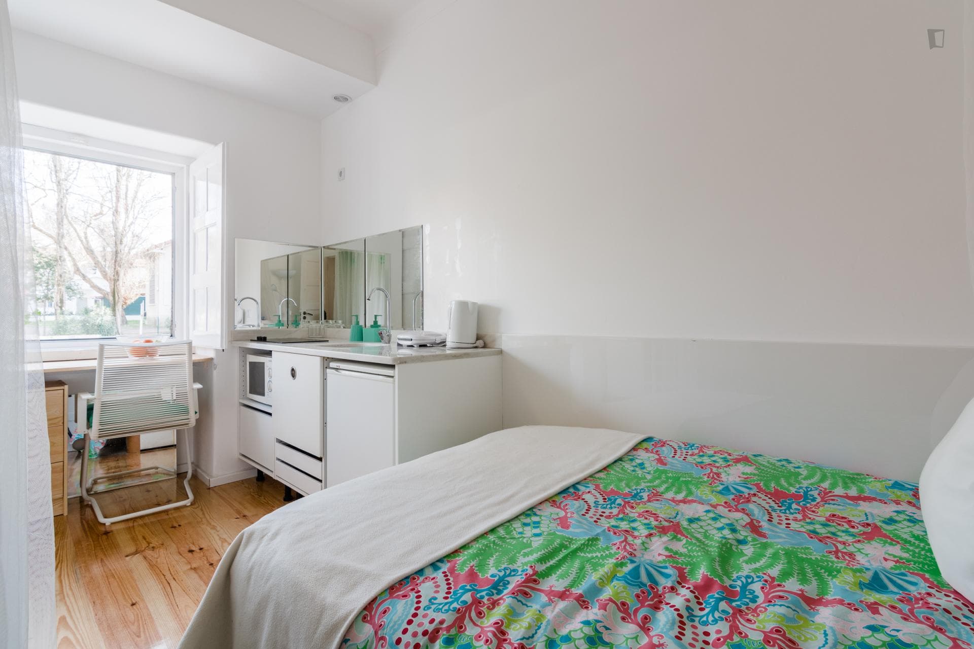 Very cool studio in Alvalade, close to the main University campus area of the city photo 1