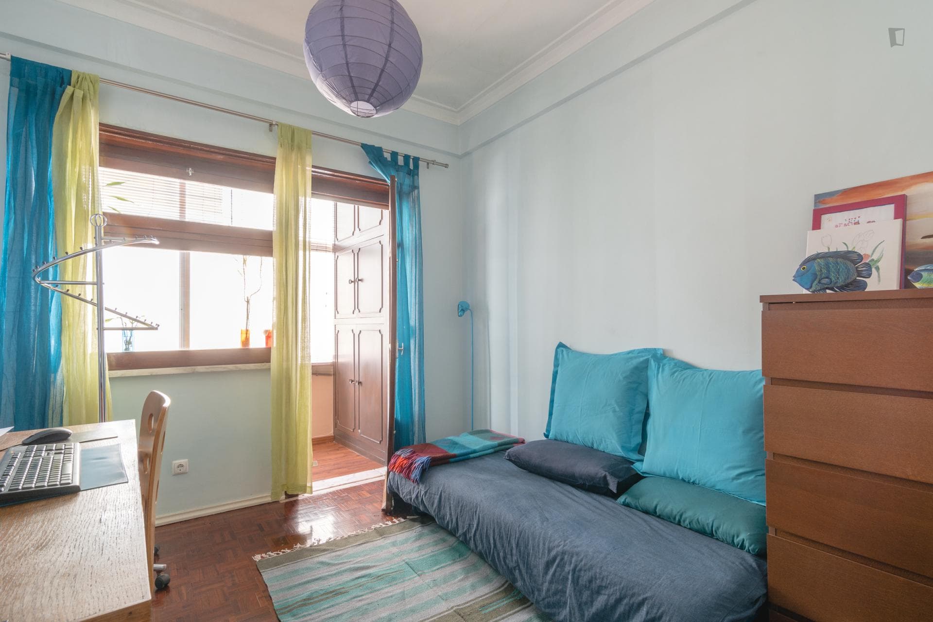 Nice single bedroom at a sunny apartment photo 1