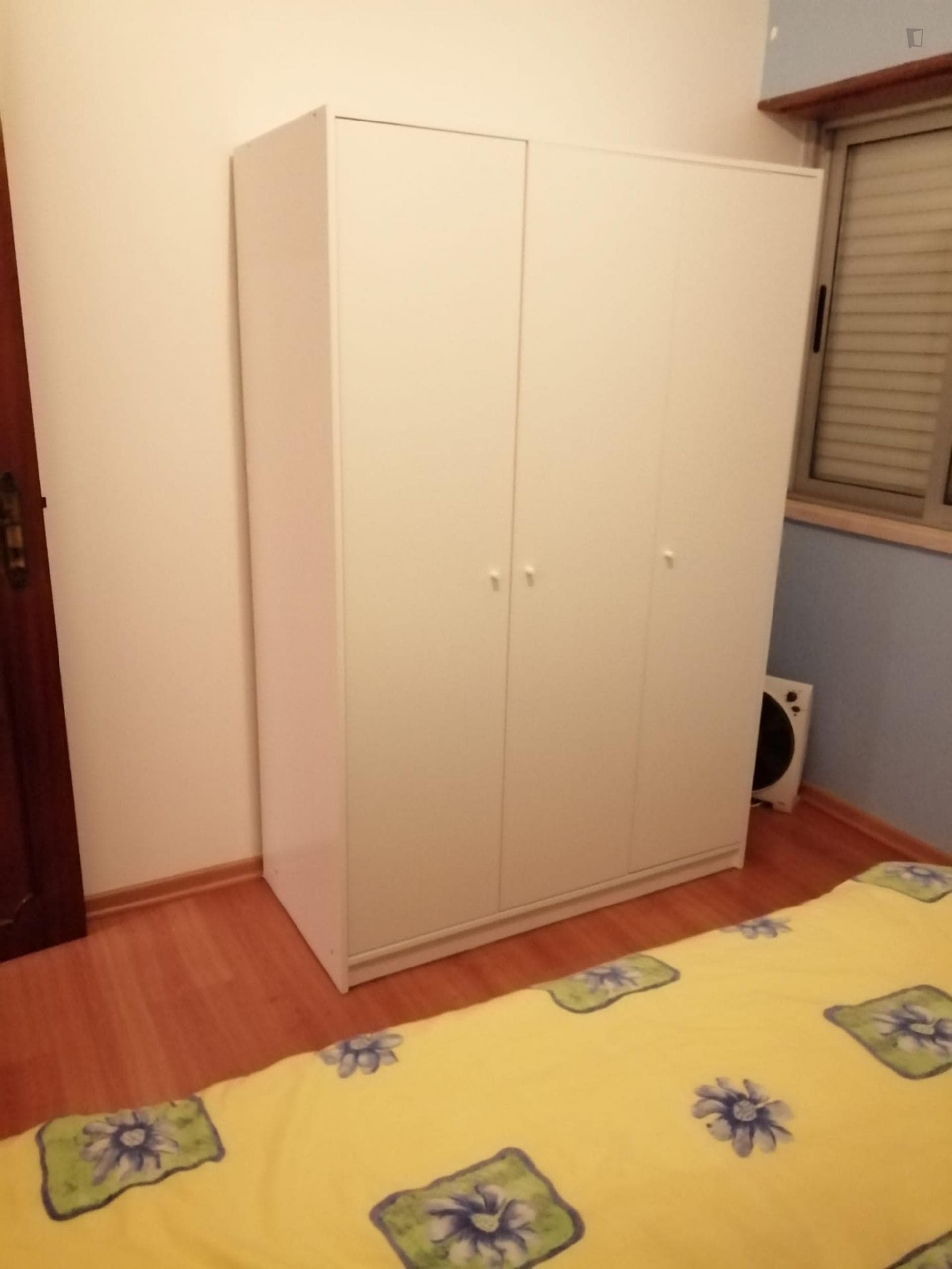 Double bedroom in a 3-bedroom apartment near Povoa train station photo 1