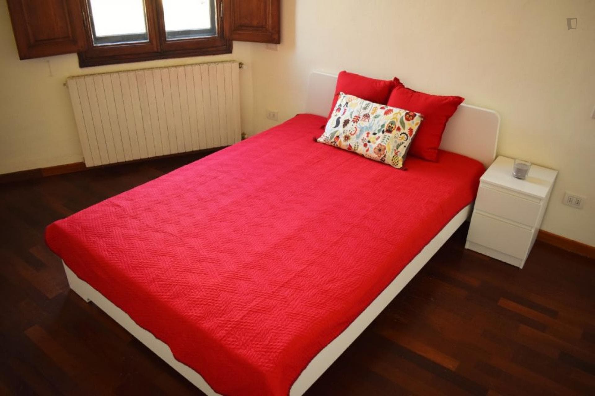 Awesome double bedroom in a 4-bedroom apartment near Firenze Porta al Prato train station photo 1