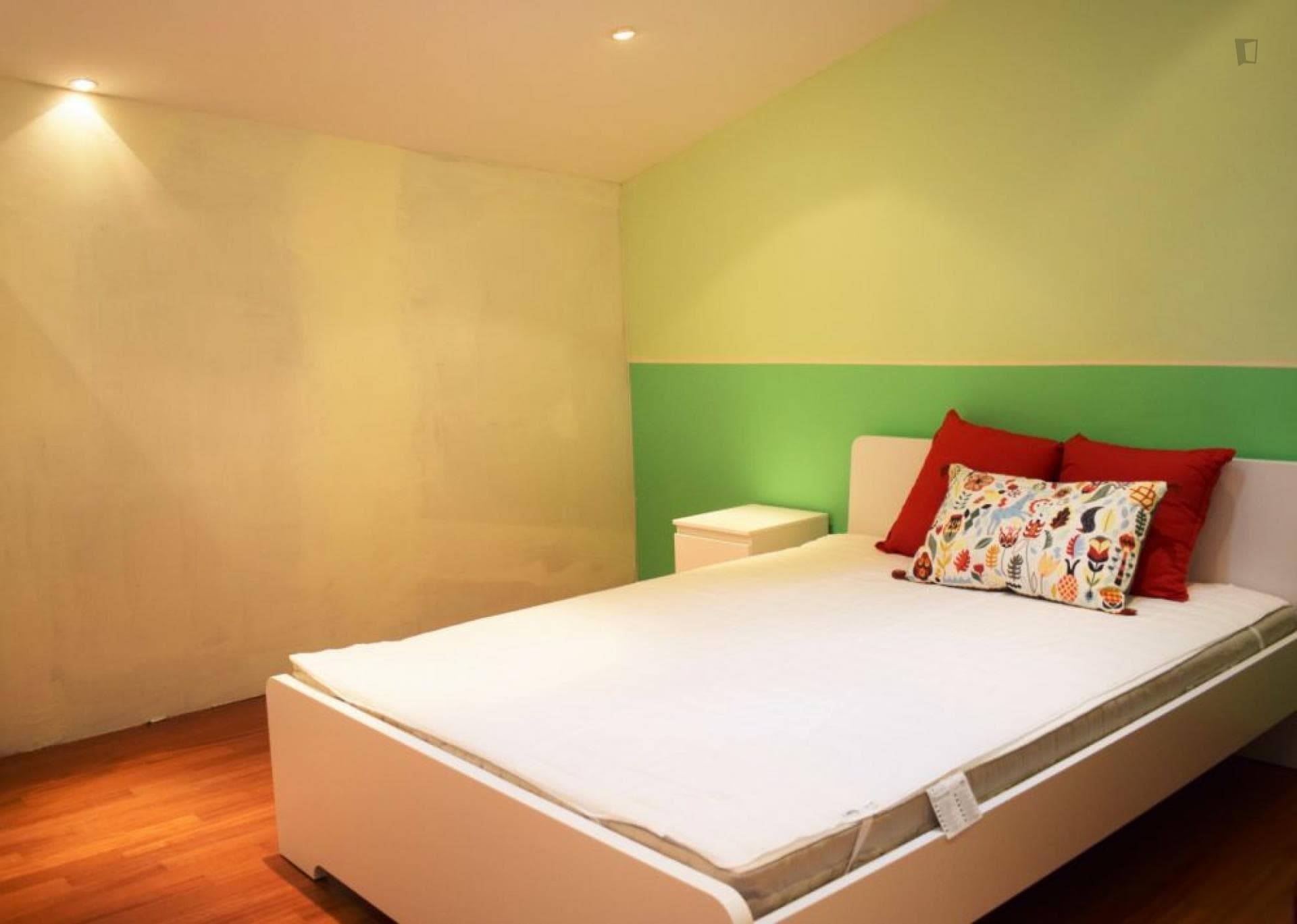 Cute double bedroom in a 4-bedroom apartment near Firenze Porta al Prato train station photo 1