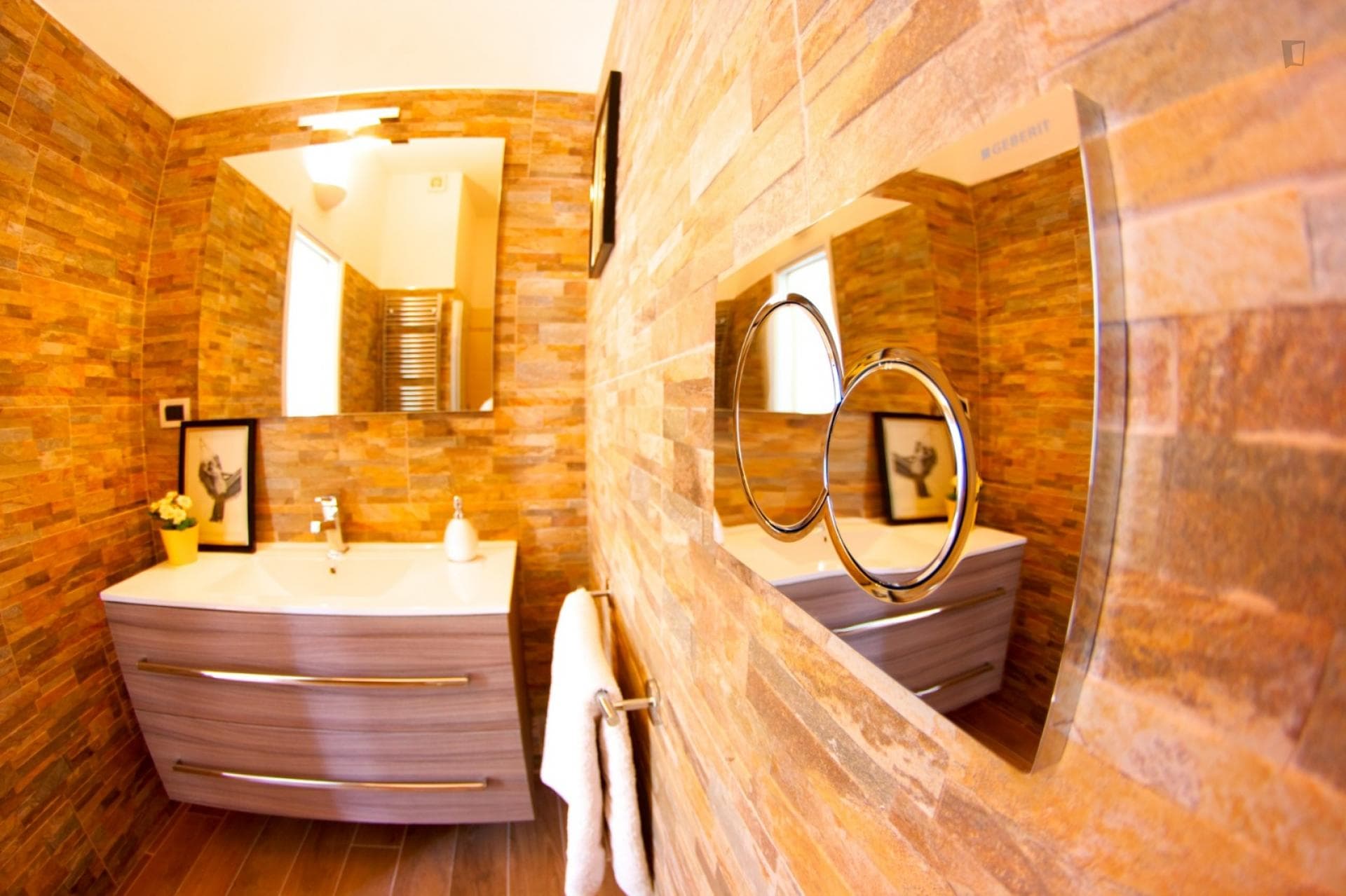 Bright double bedroom near Villa Fiorelli park photo 1