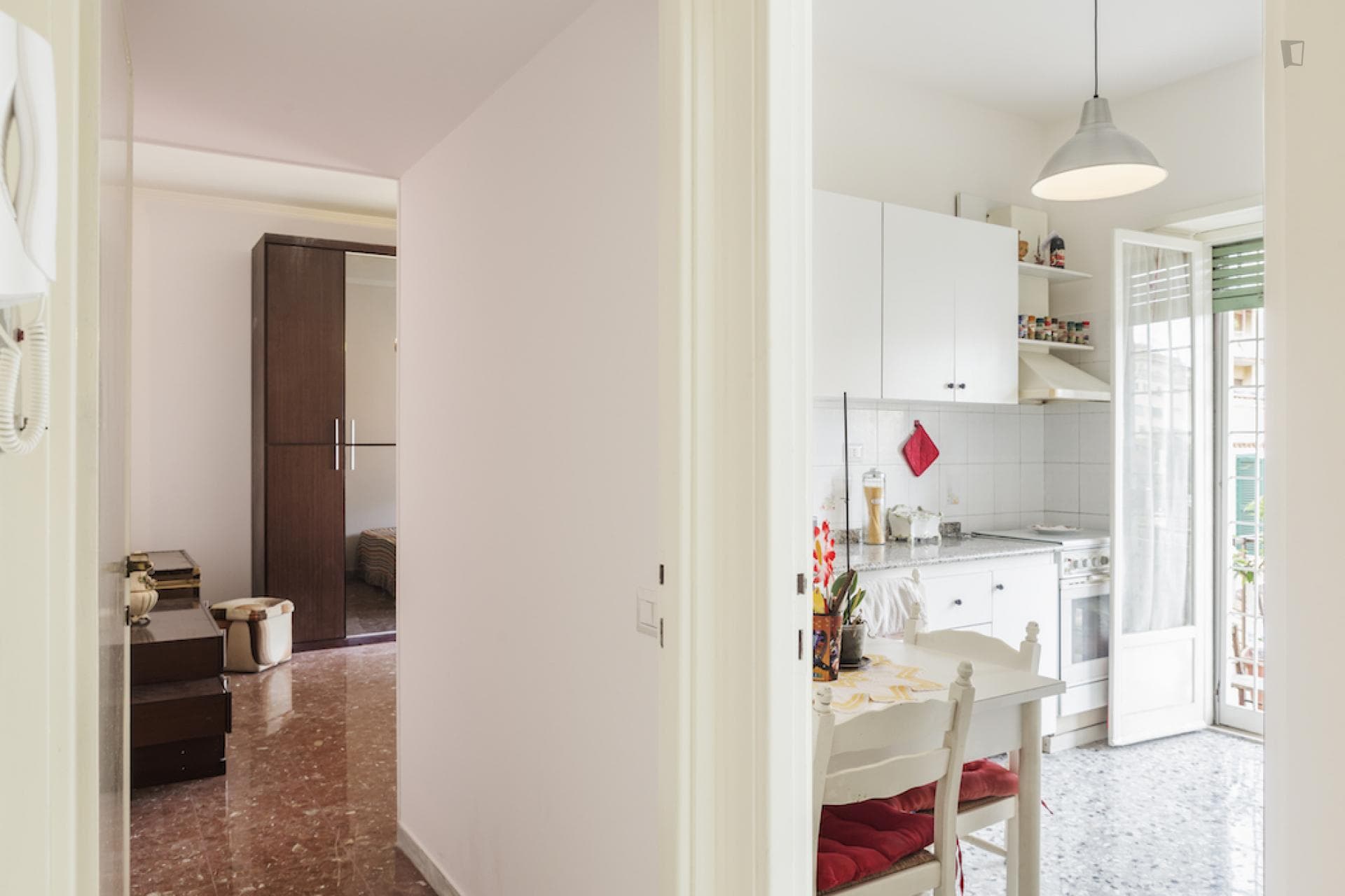 Bedroom in a bright and cozy apartment near Tor Vergata University photo 1