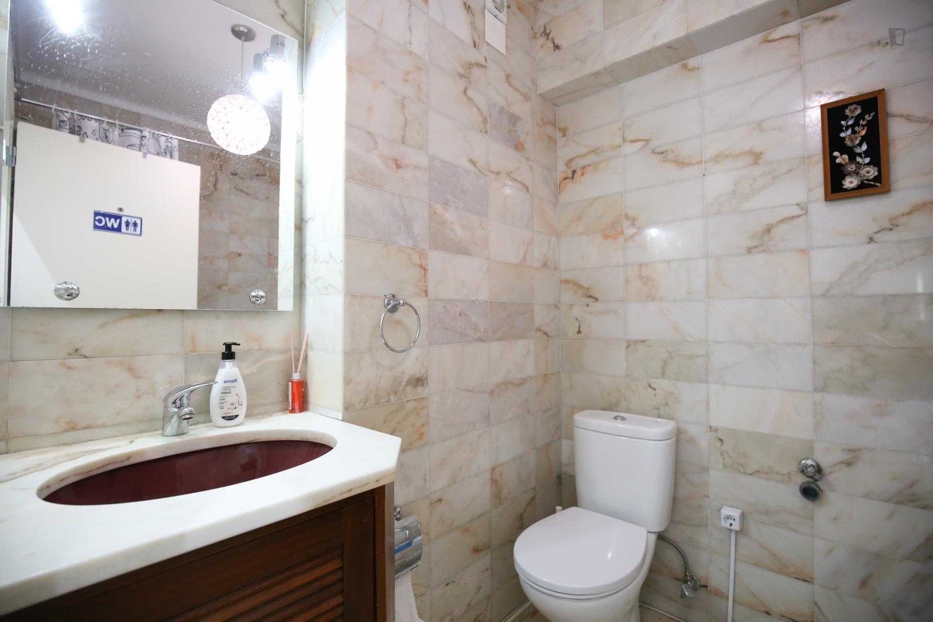 Splendid twin bedroom, in a 6-bedroom apartment in residential Olaias photo 1