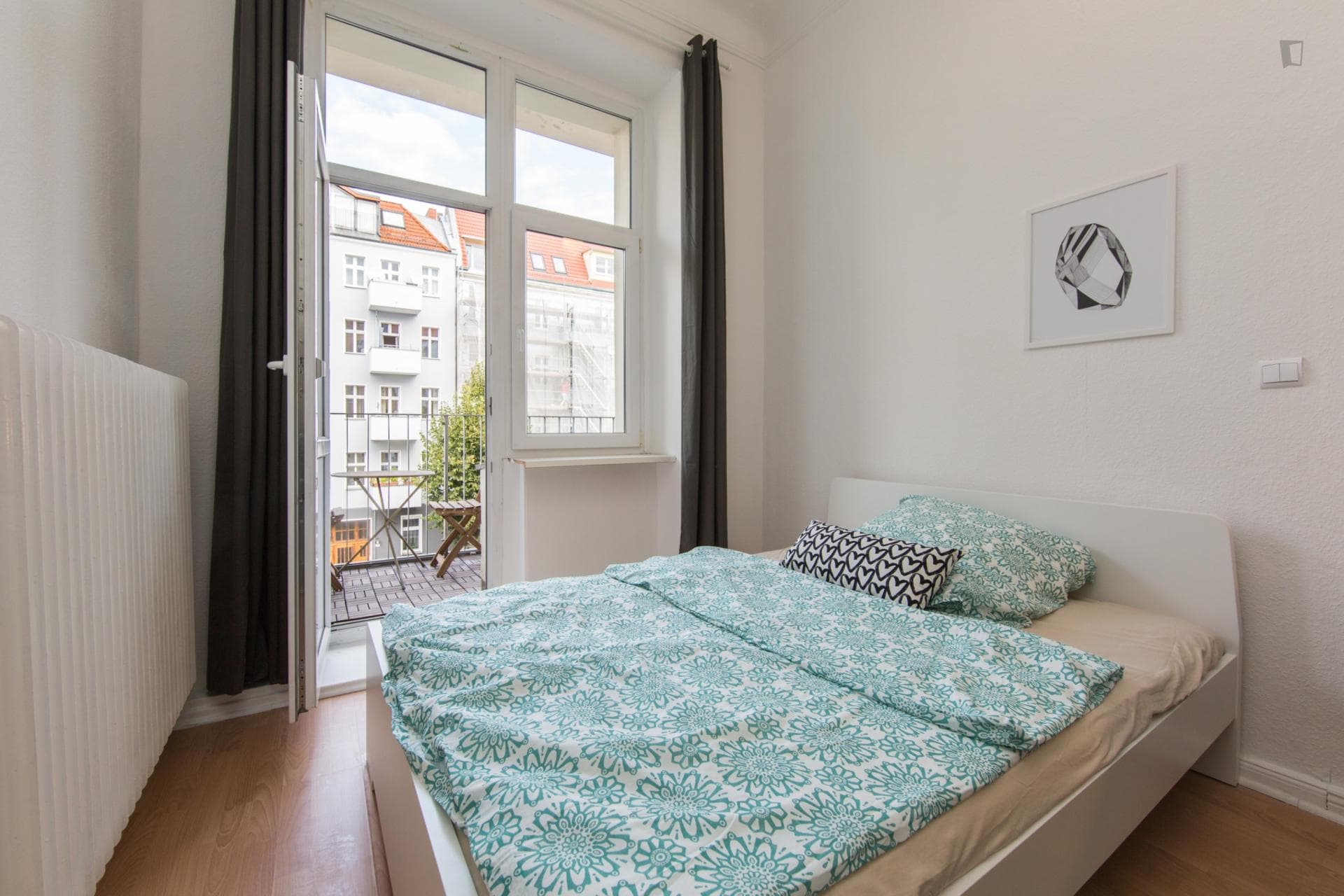 Comfy double bedroom near Heidelberger Platz transport station photo 1