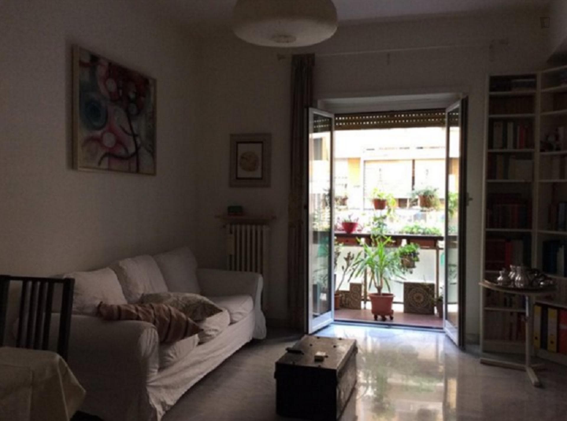 Very nice double bedroom with a balcony, in Municipio V photo 1