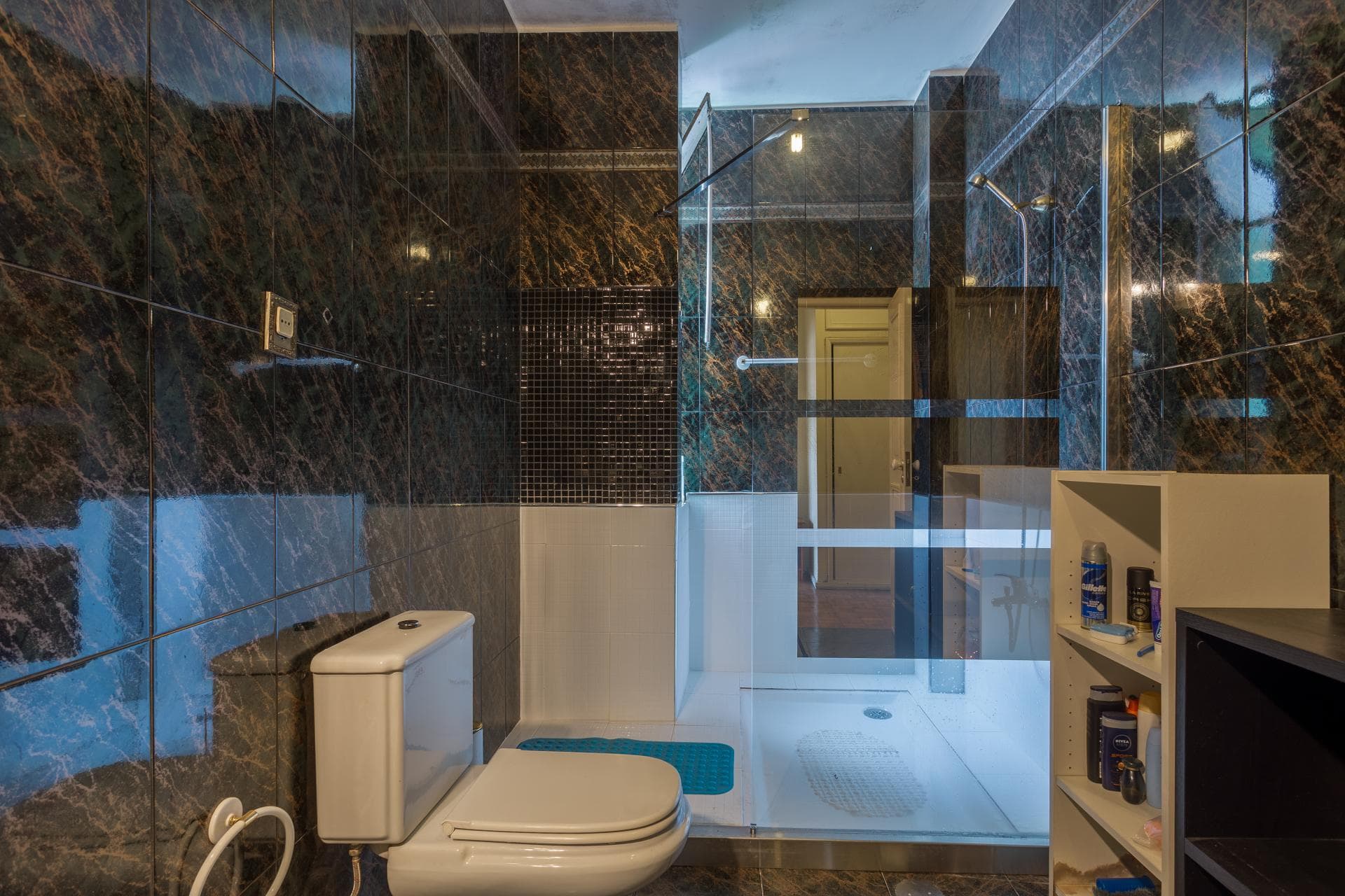 Simple single bedroom in a 6-bedroom flat, 10 minutes from FEUP, Polo Universitário photo 1