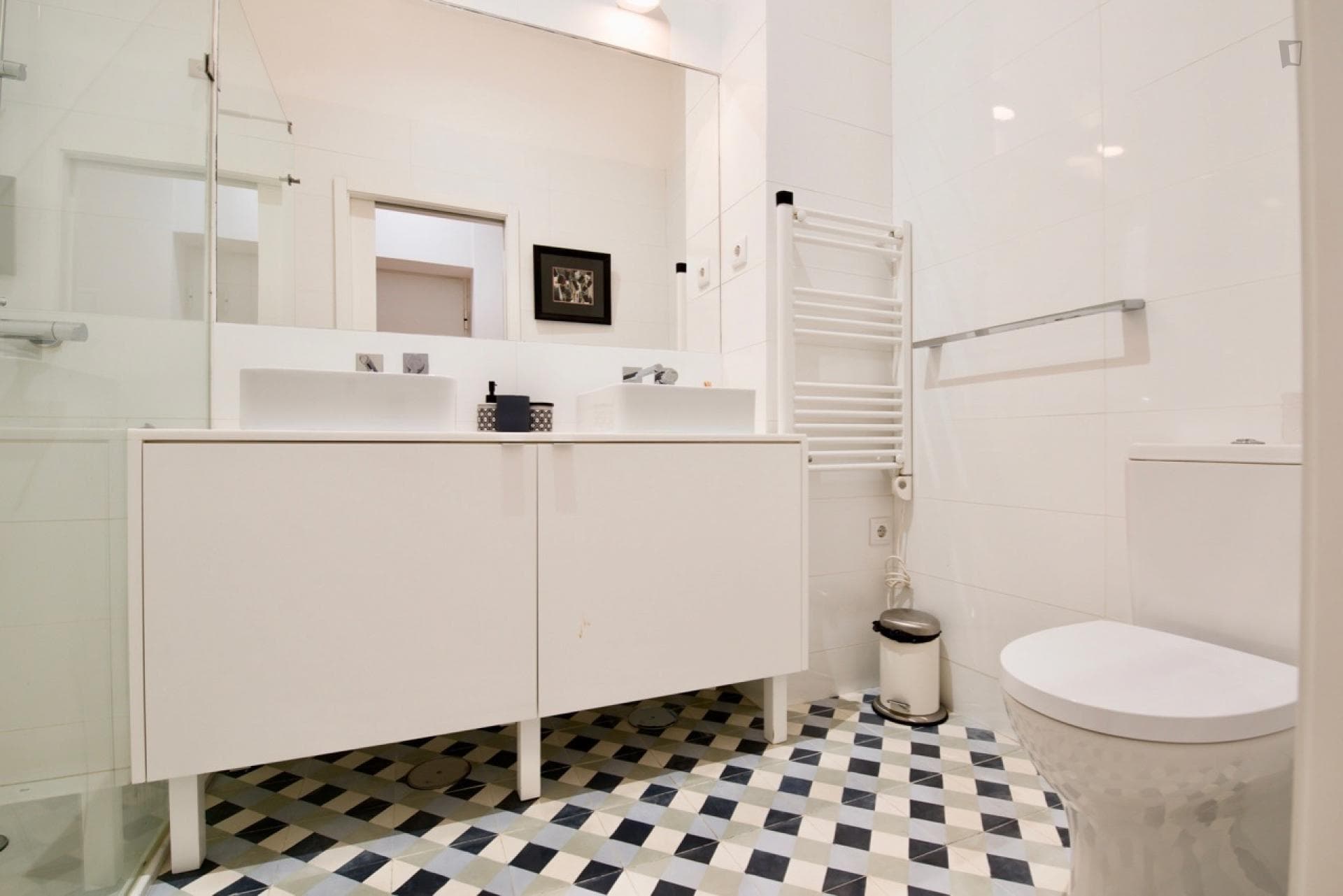 Excellent 2-bedroom apartment in typical Graça photo 1