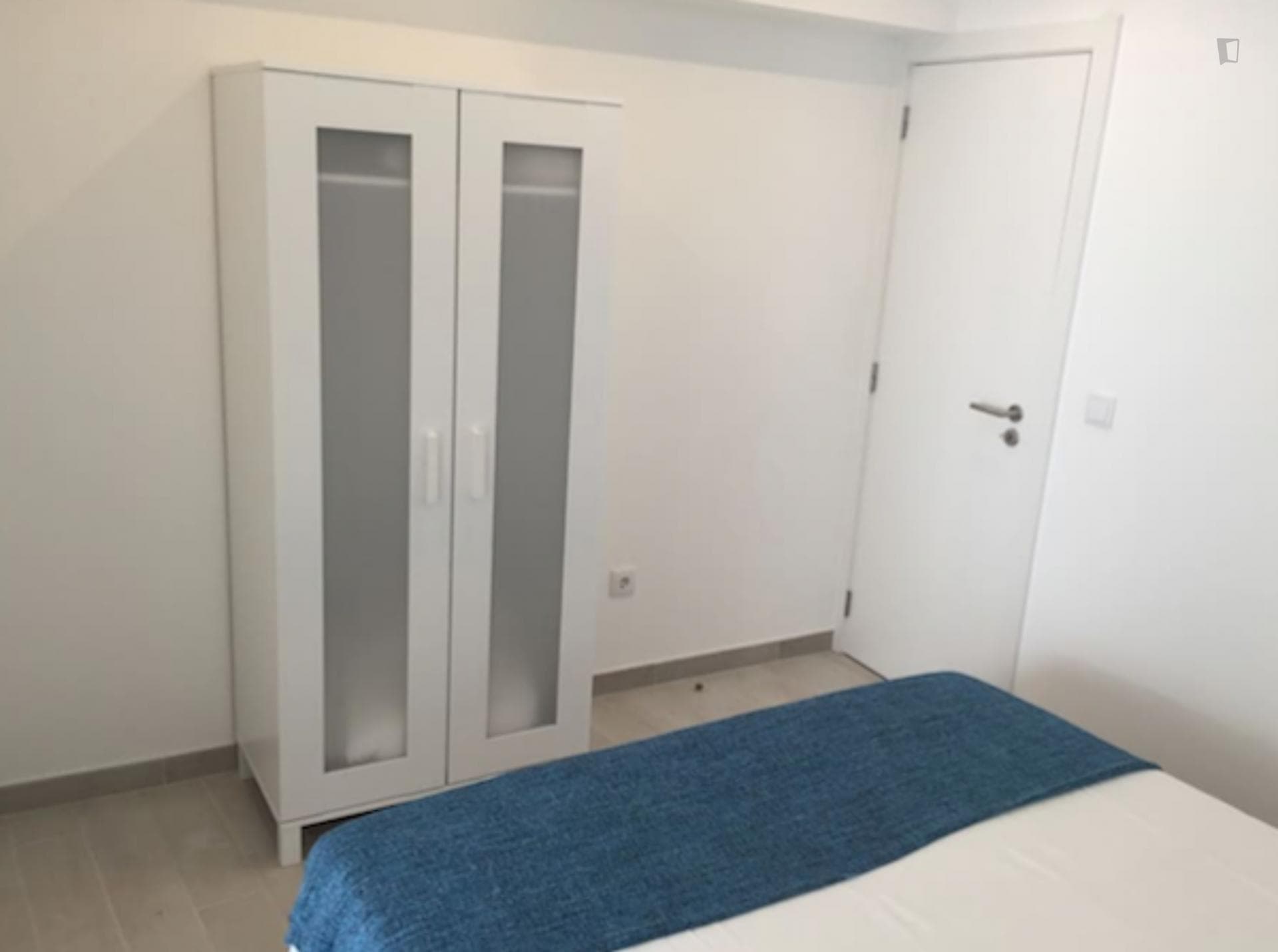 Modern apartment near ISEG - Lisbon School of Economics & Management photo 1