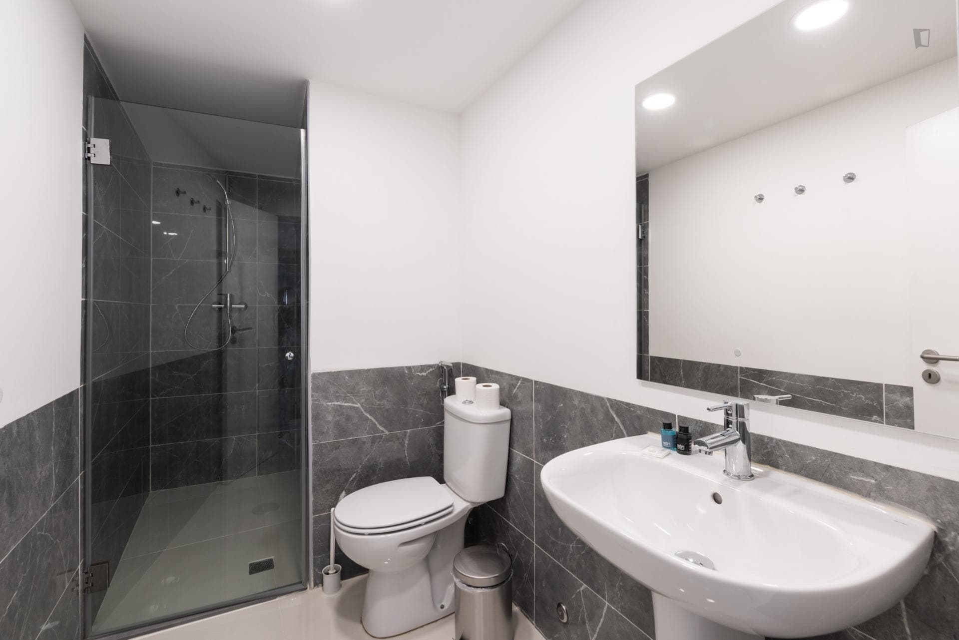 4-Bedroom apartment near Cais do Sodré metro station photo 1