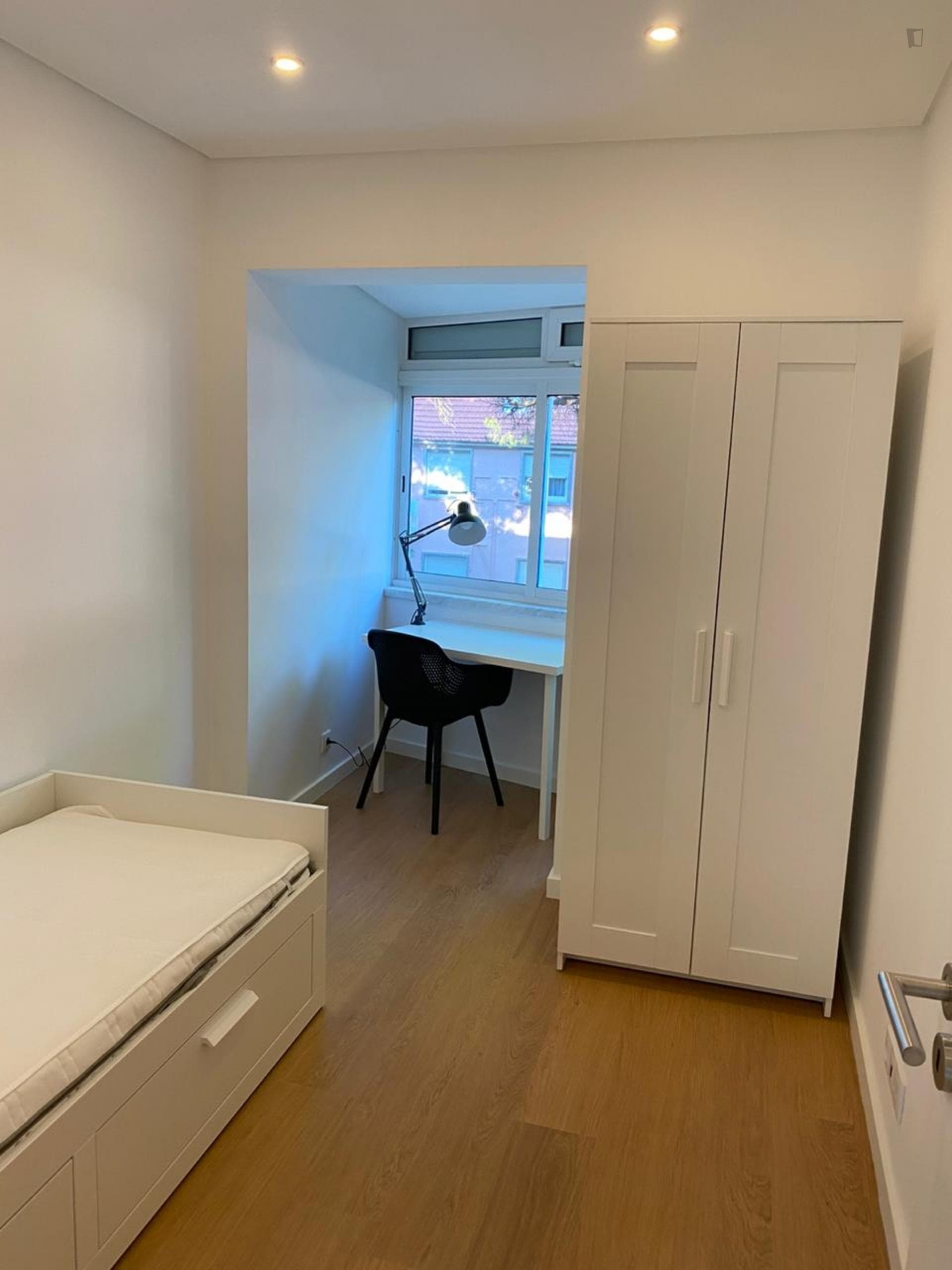 Very neat single bedroom close to NOVA SBE photo 1
