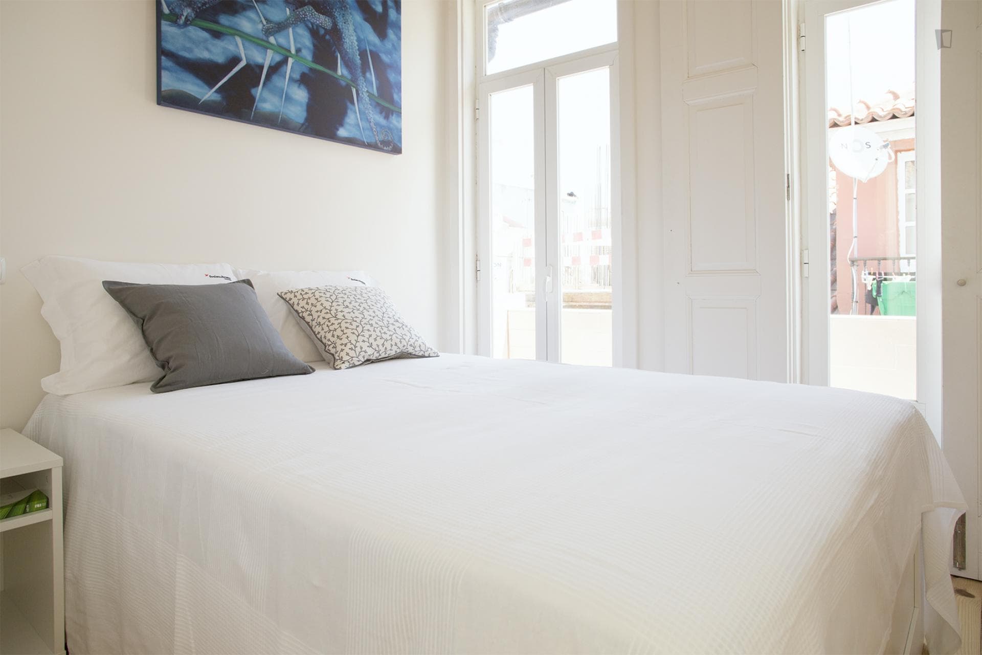 Bright studio in Bairro Alto, near Restauradores metro station photo 1