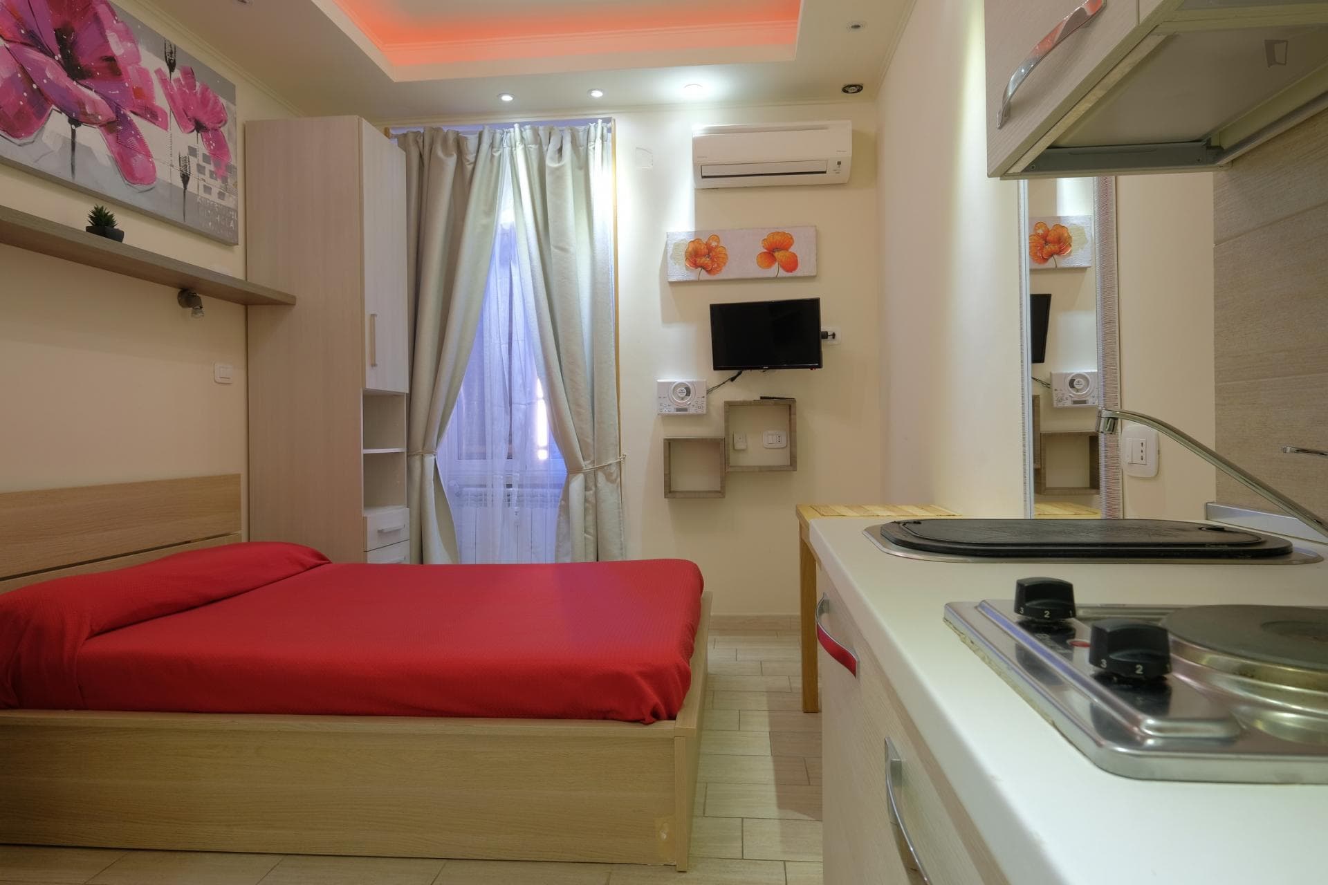 Charming studio near the Ponte Lungo metro station photo 1