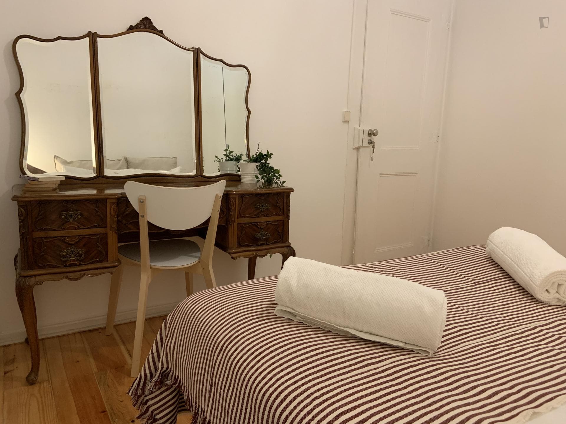 Cosy double bedroom in Santos photo 1