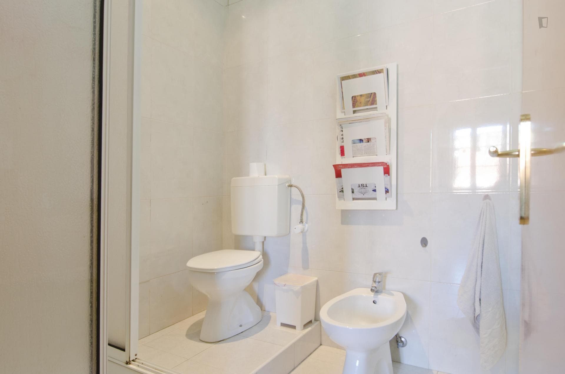 Big bedroom in colourful 5-bedroom flat near the central Avenida da Liberdade photo 1