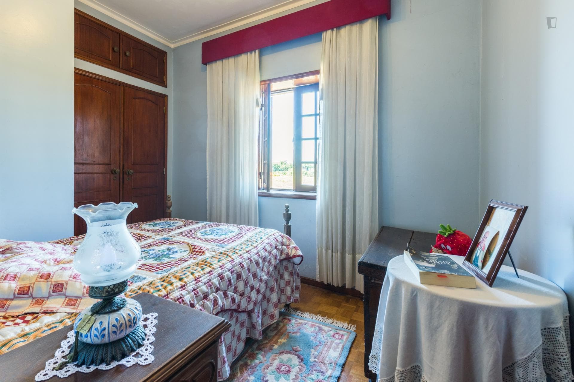 Quarto com cama de casal no Porto photo 1