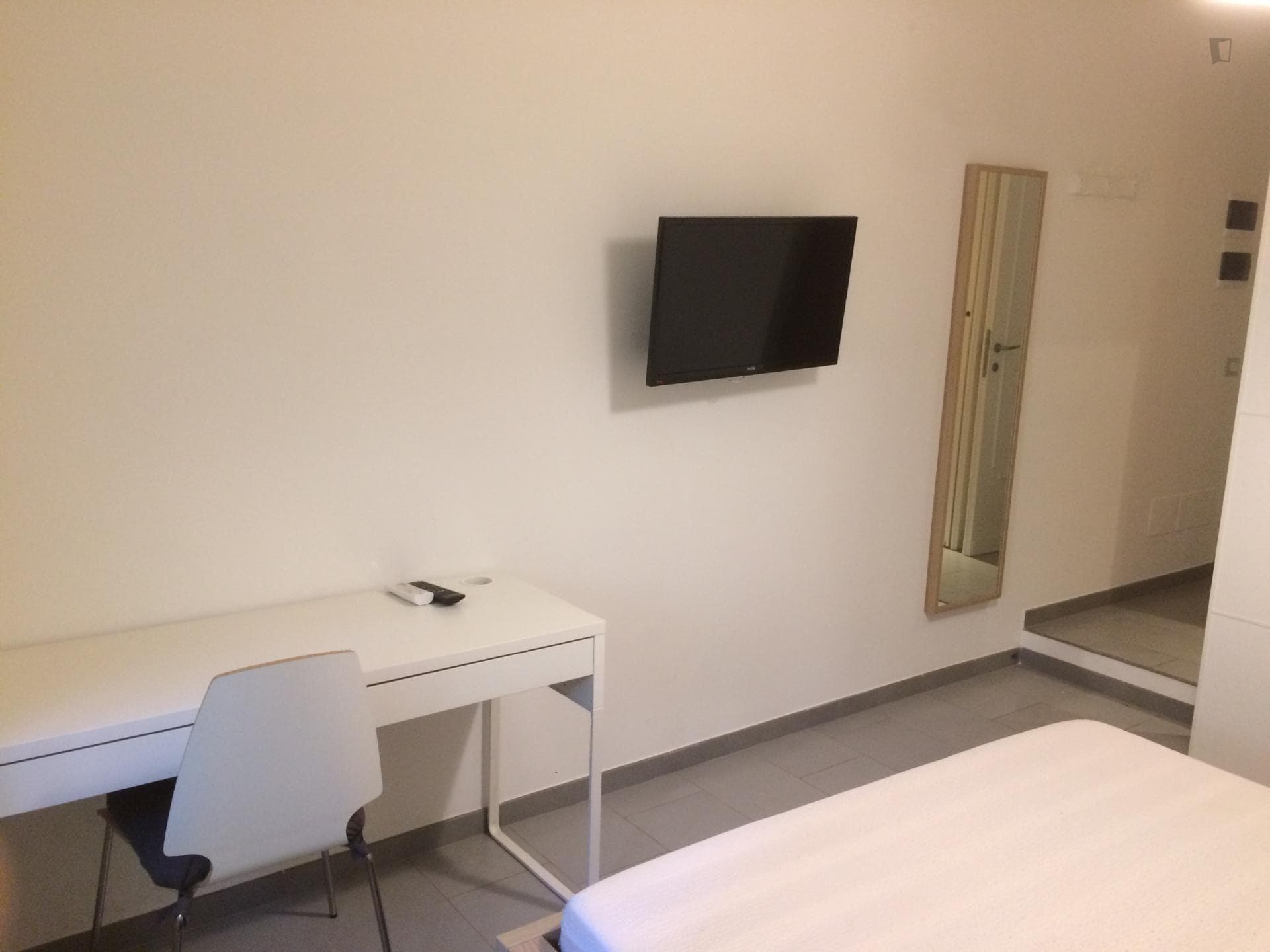 Room 2 - Double ensuite bedroom with private bathroom photo 1