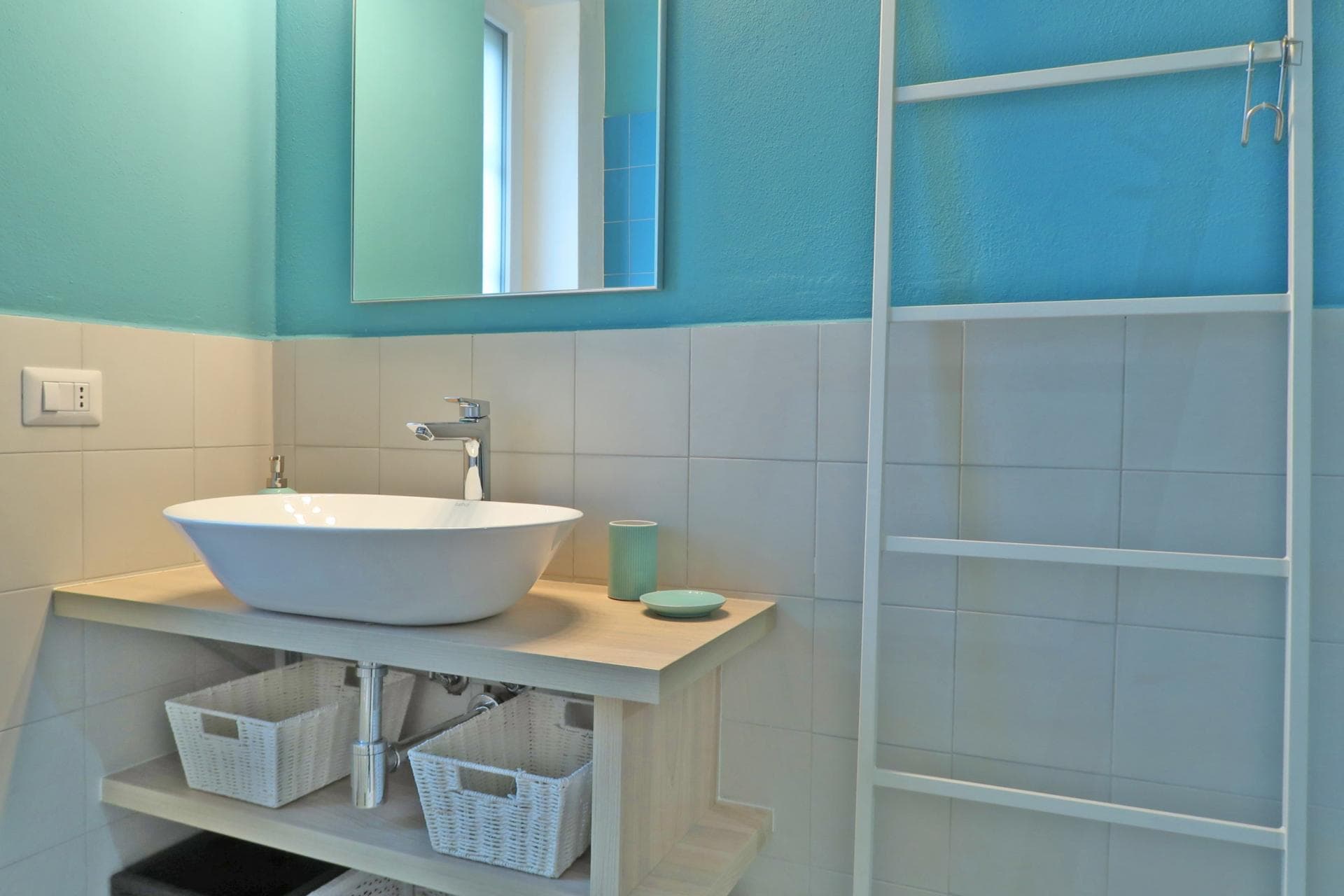 Bright 50 sqm flat close to Università Bocconi photo 1