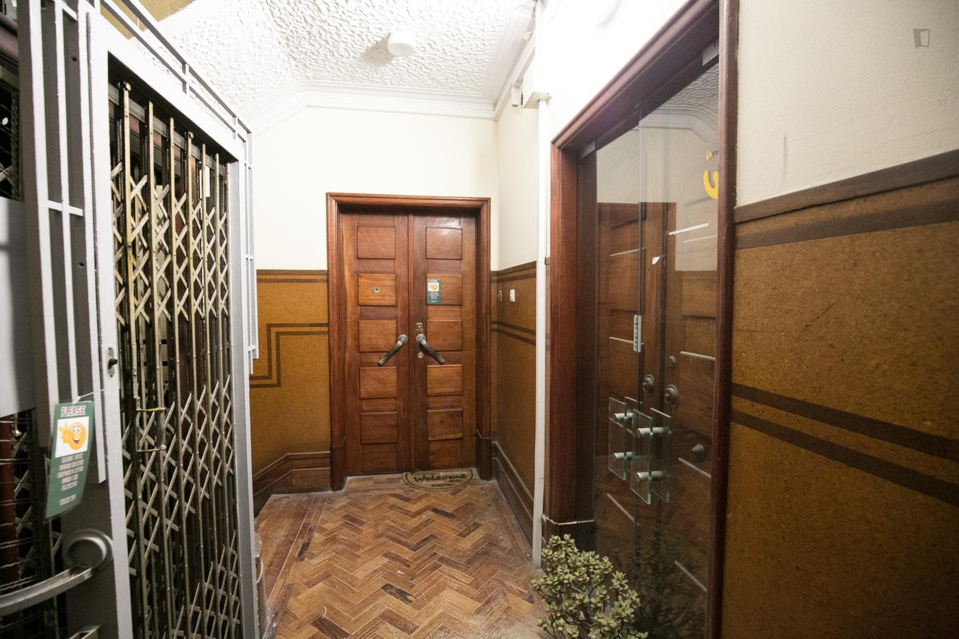 Impressive single bedroom near Saldanha metro station photo 1