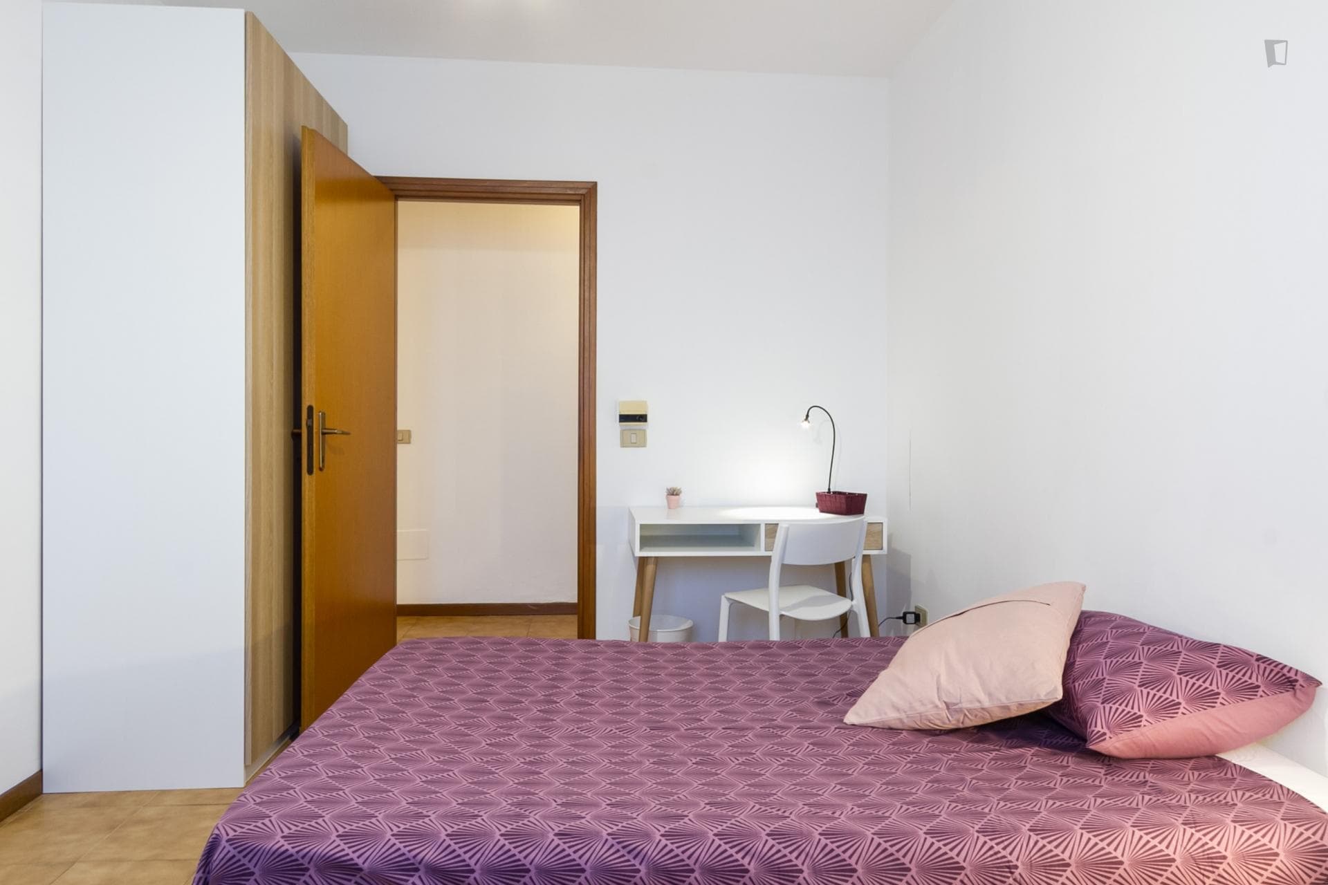 Spacious bright private room MM Abbiategrasso, room 1 photo 1