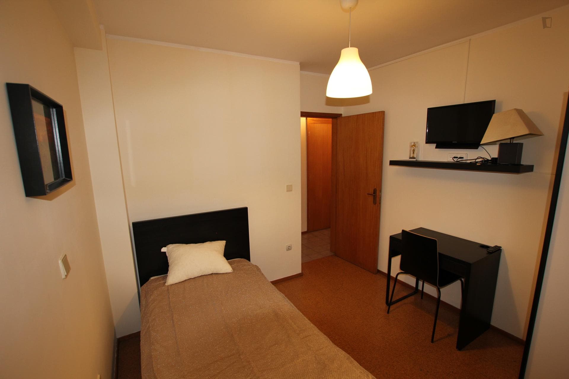 Very cosy single bedroom in residential Campanhã photo 1