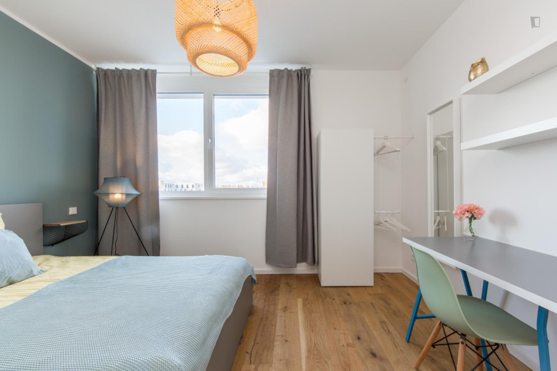 Double bedroom, with balcony, in 5-bedroom apartment photo 1