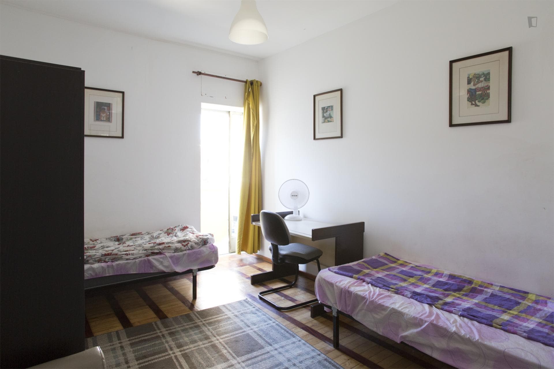 Twin bedroom in proximity in Picoas photo 1