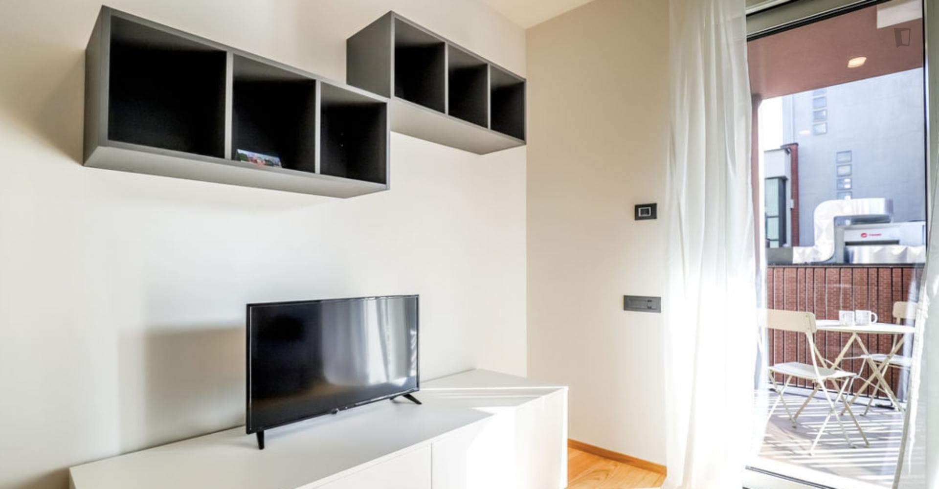 Lovely 1-bedroom apartment near Porta Romana metro station photo 1