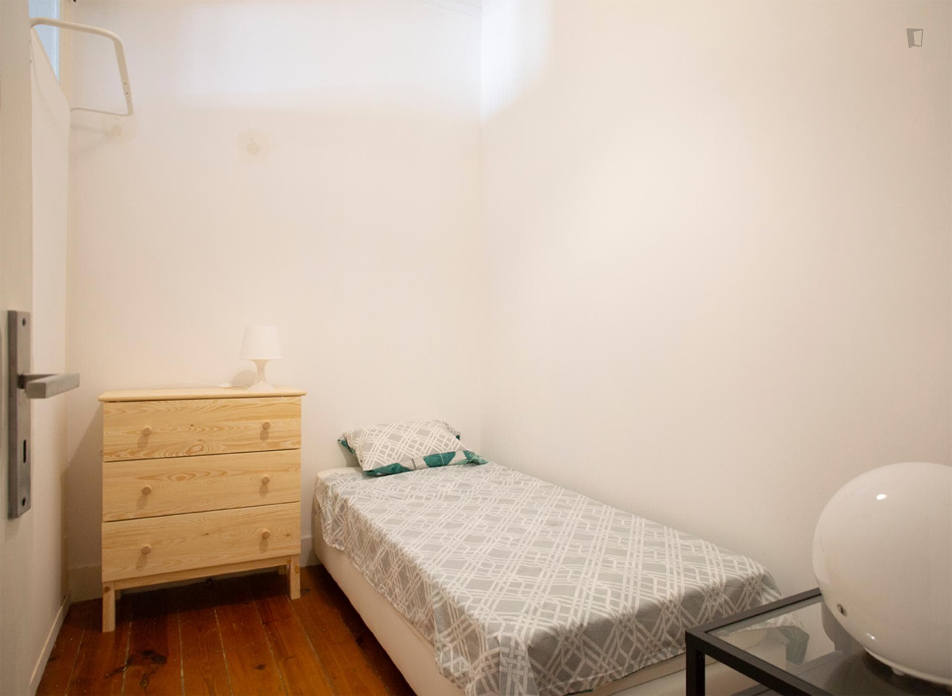 Homely single bedroom in Arroios, next to Avenida Almirante Reis photo 1