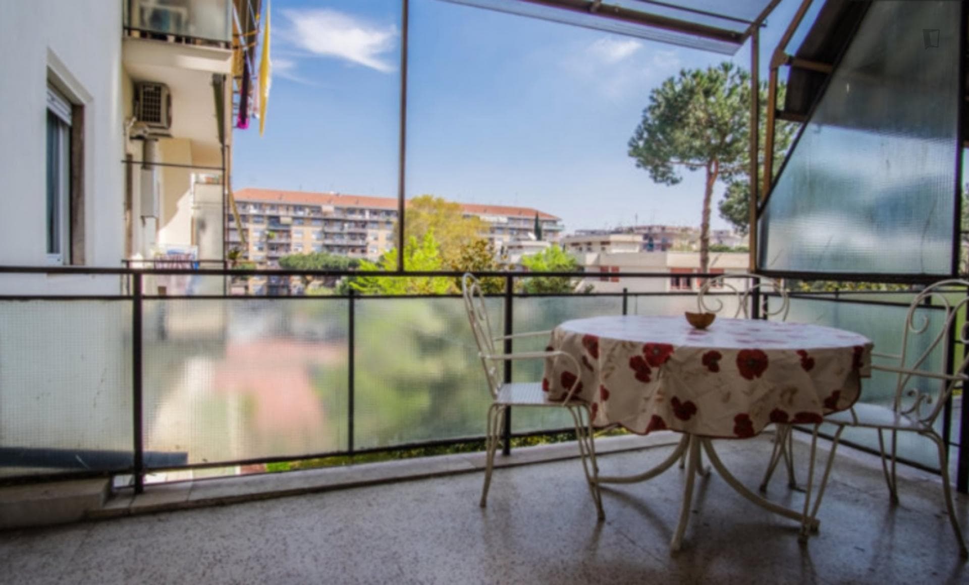 Airy double bedroom close to Giulio Agricola station photo 1