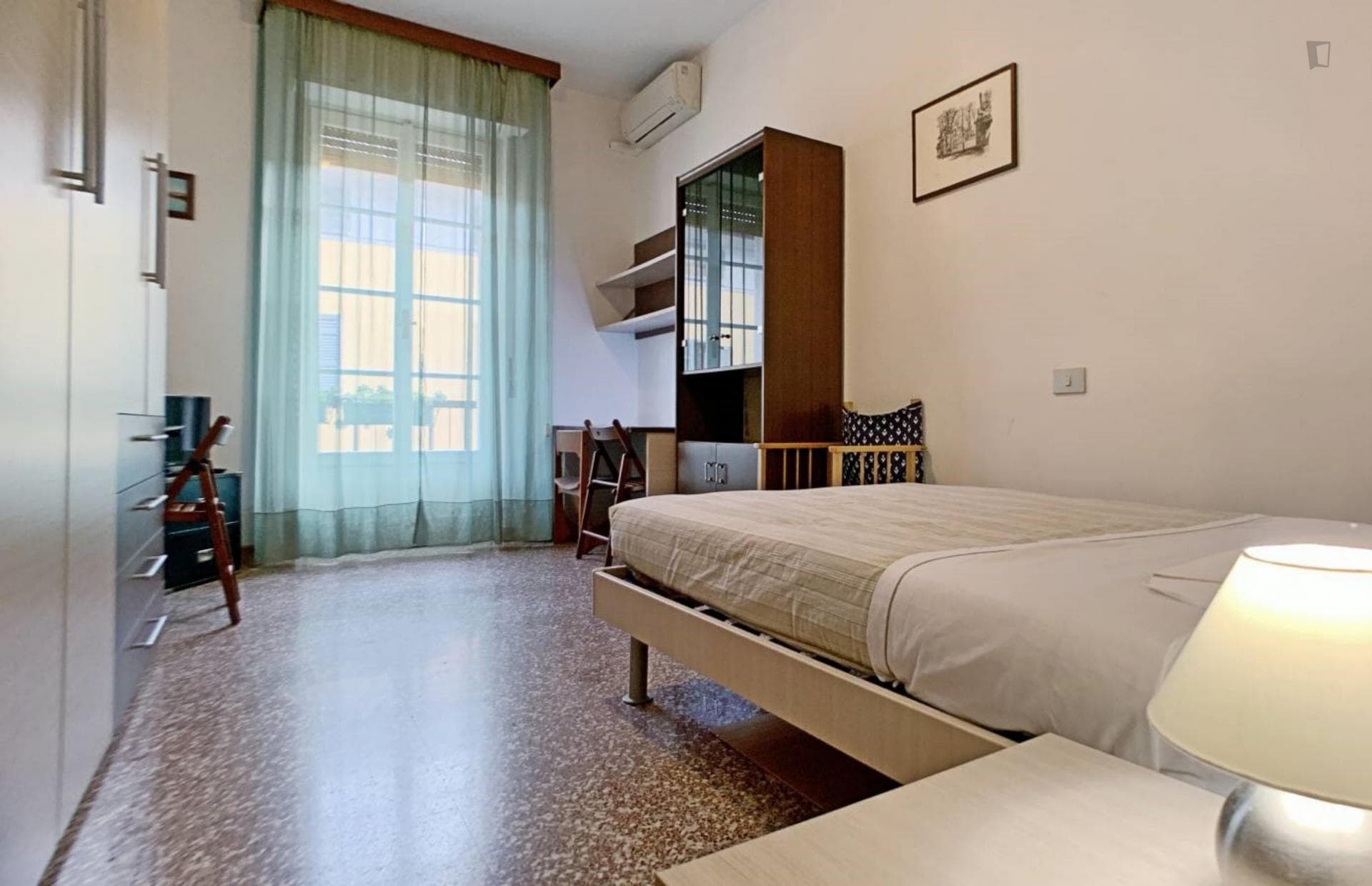 Bright 2-bedroom apartment close to Bocconi University photo 1