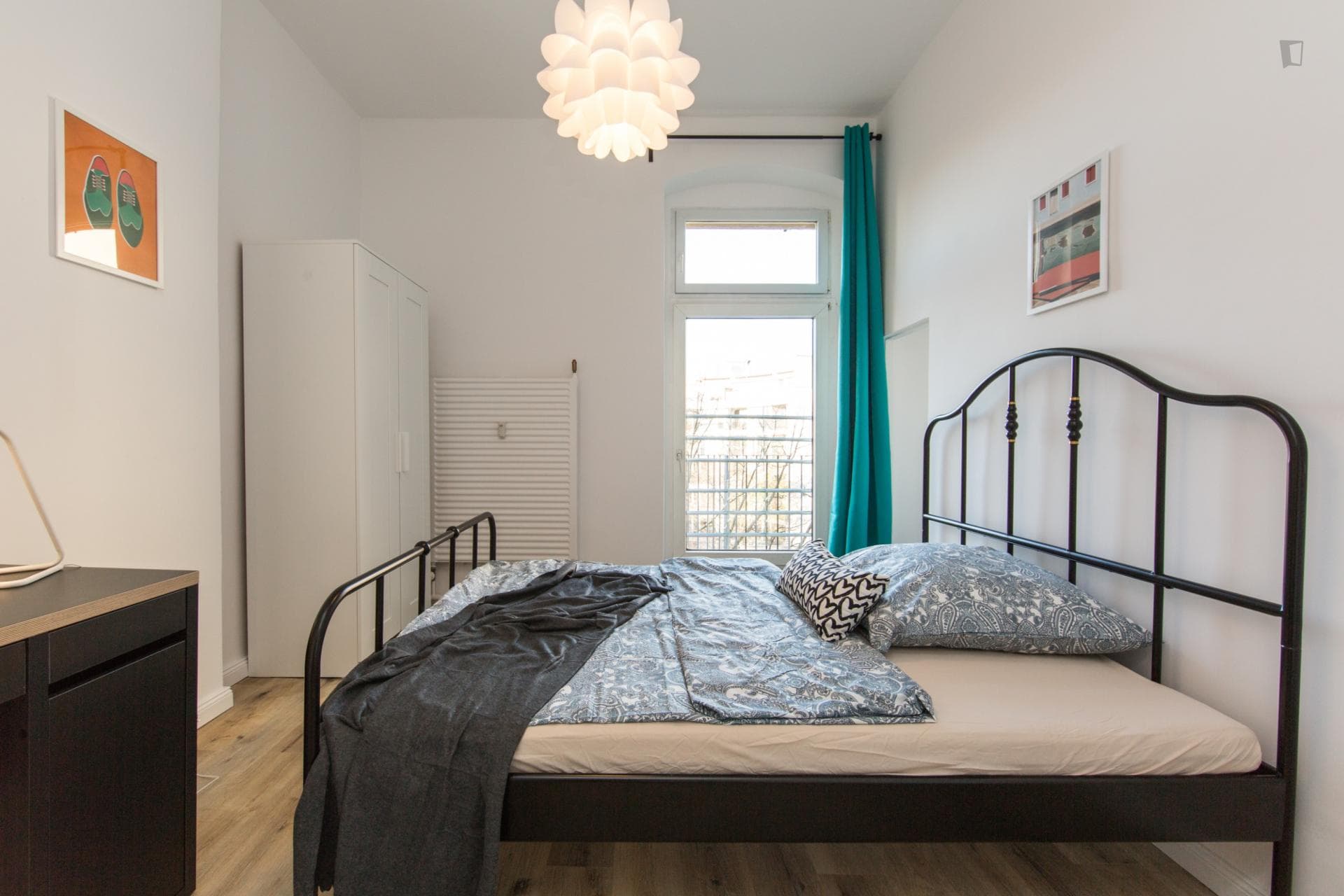 Alluring double bedroom in a 4-bedroom apartment near Parco Sempione photo 1
