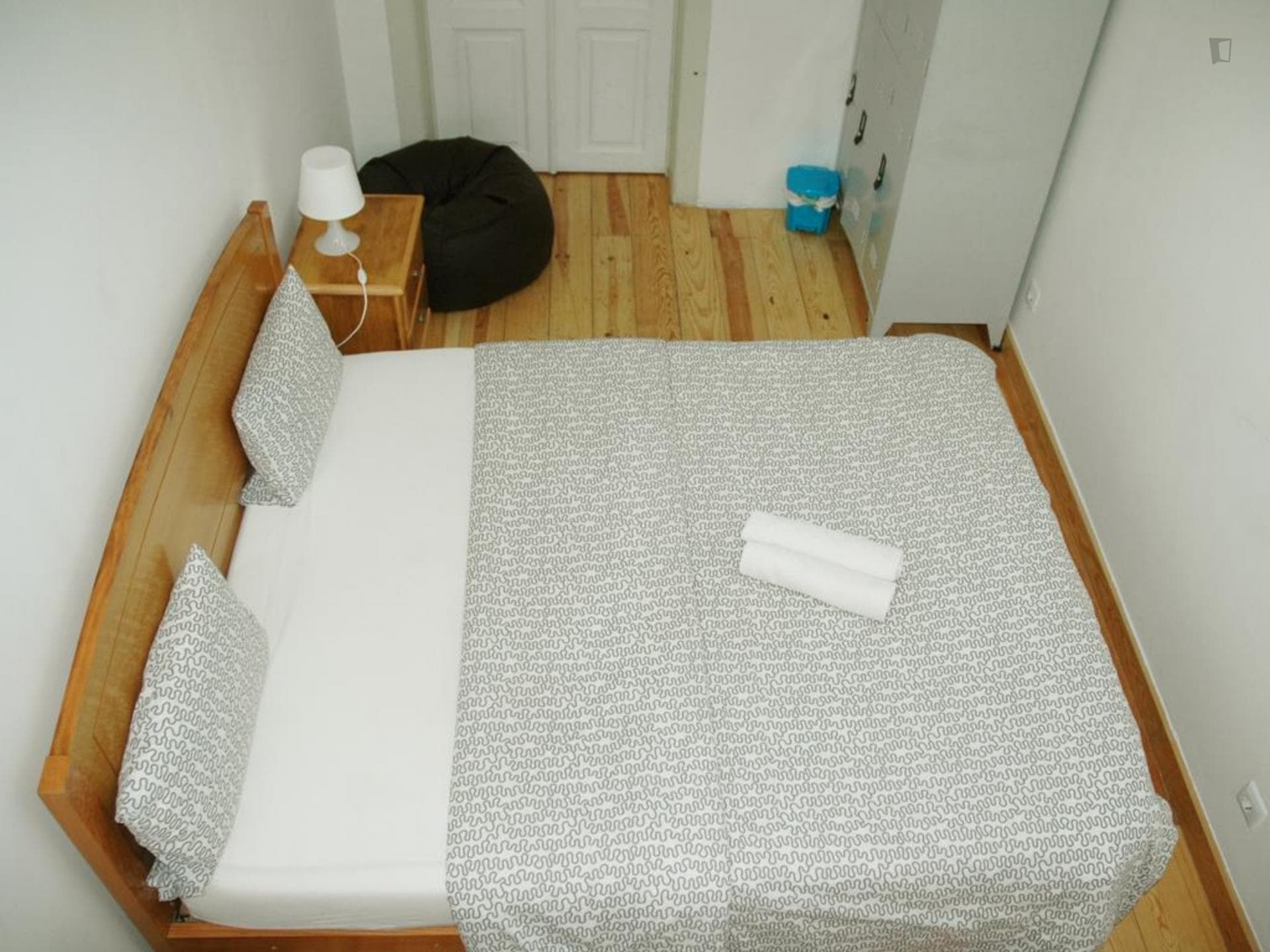 Pleasant double bedroom in Baixa, near Baixa-Chiado metro station photo 1