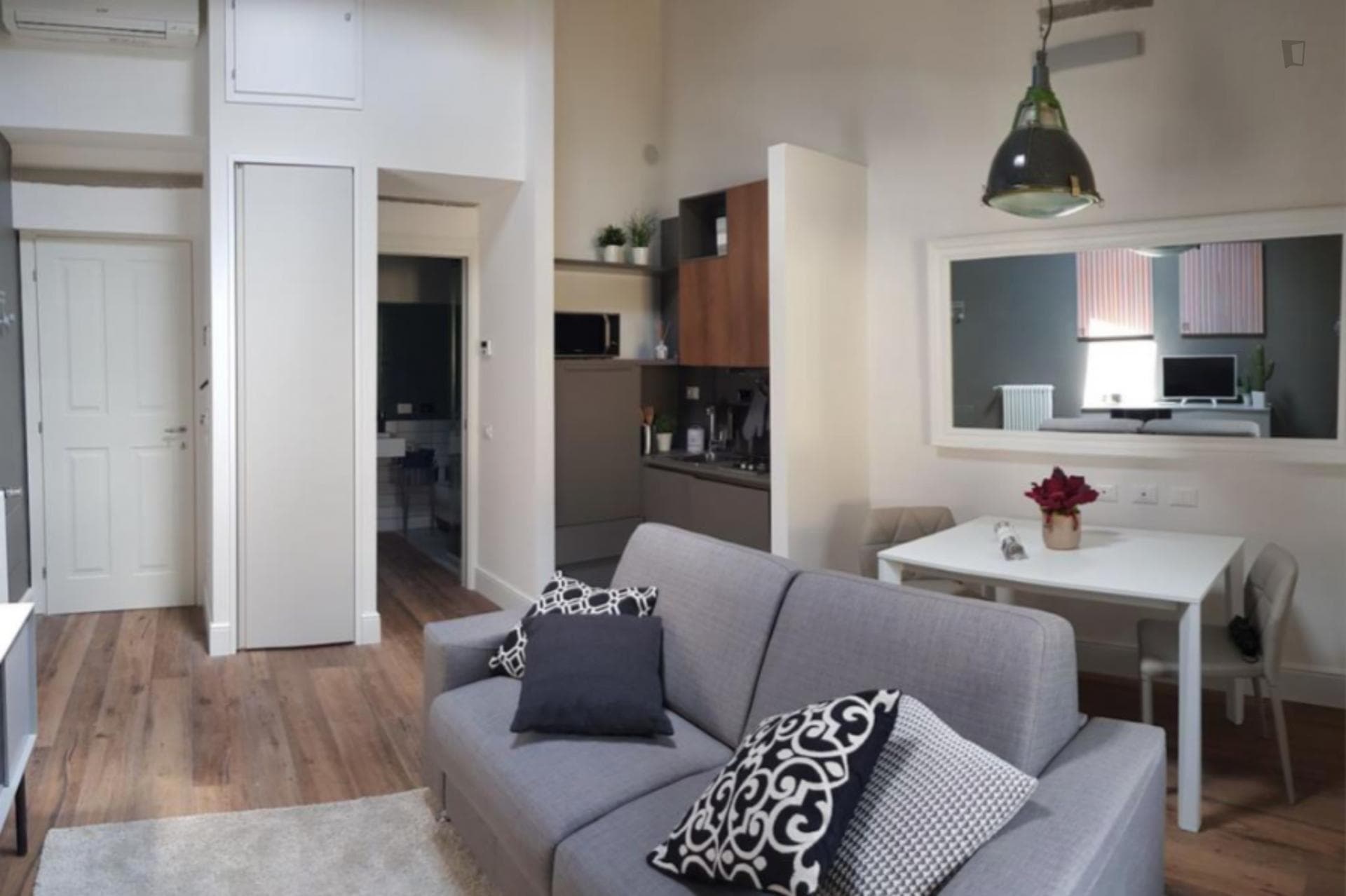 Studio in the city center photo 1
