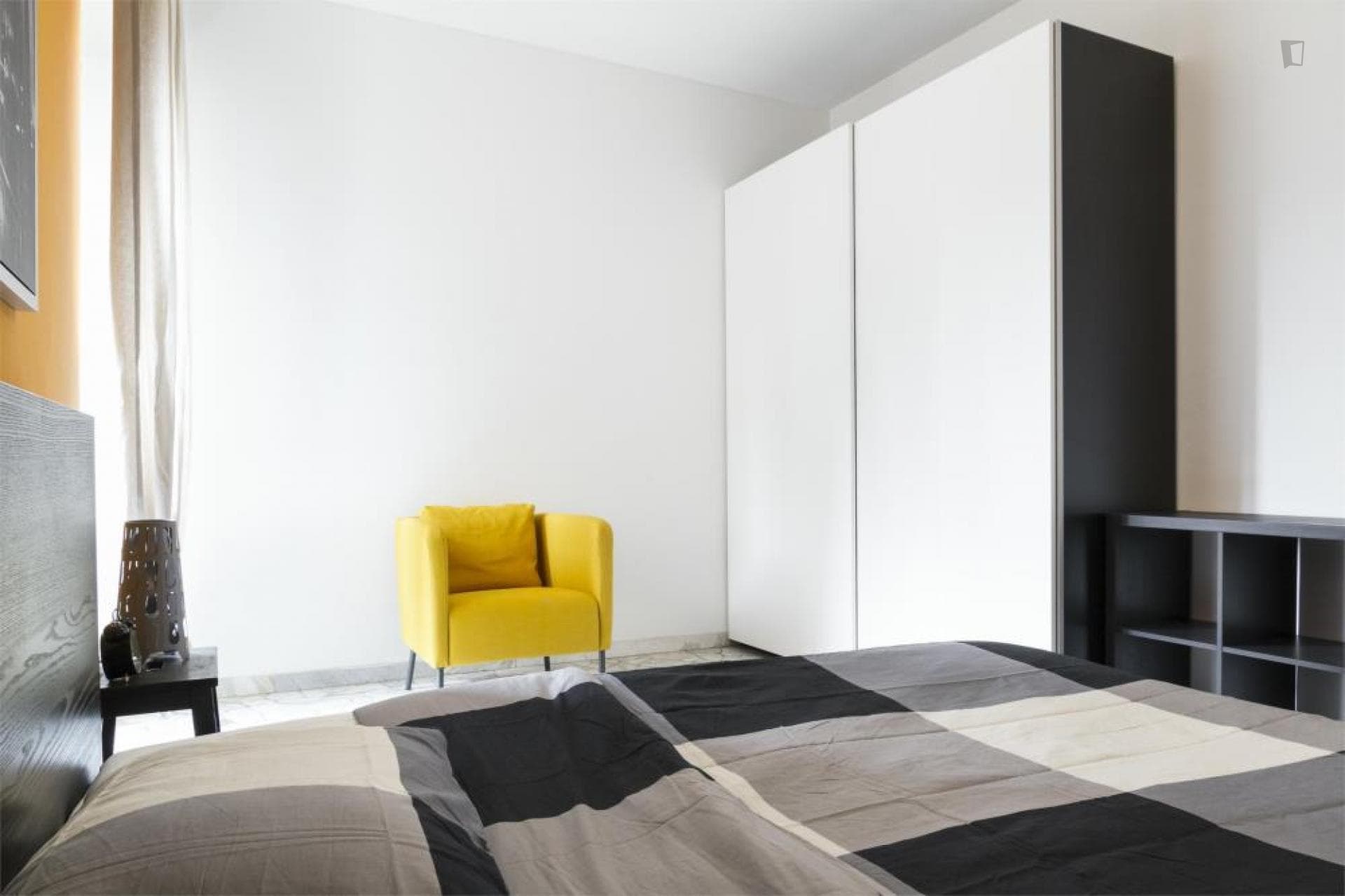 Comfortable double bedroom in a 4-bedroom apartment near Sondrio metro station photo 1