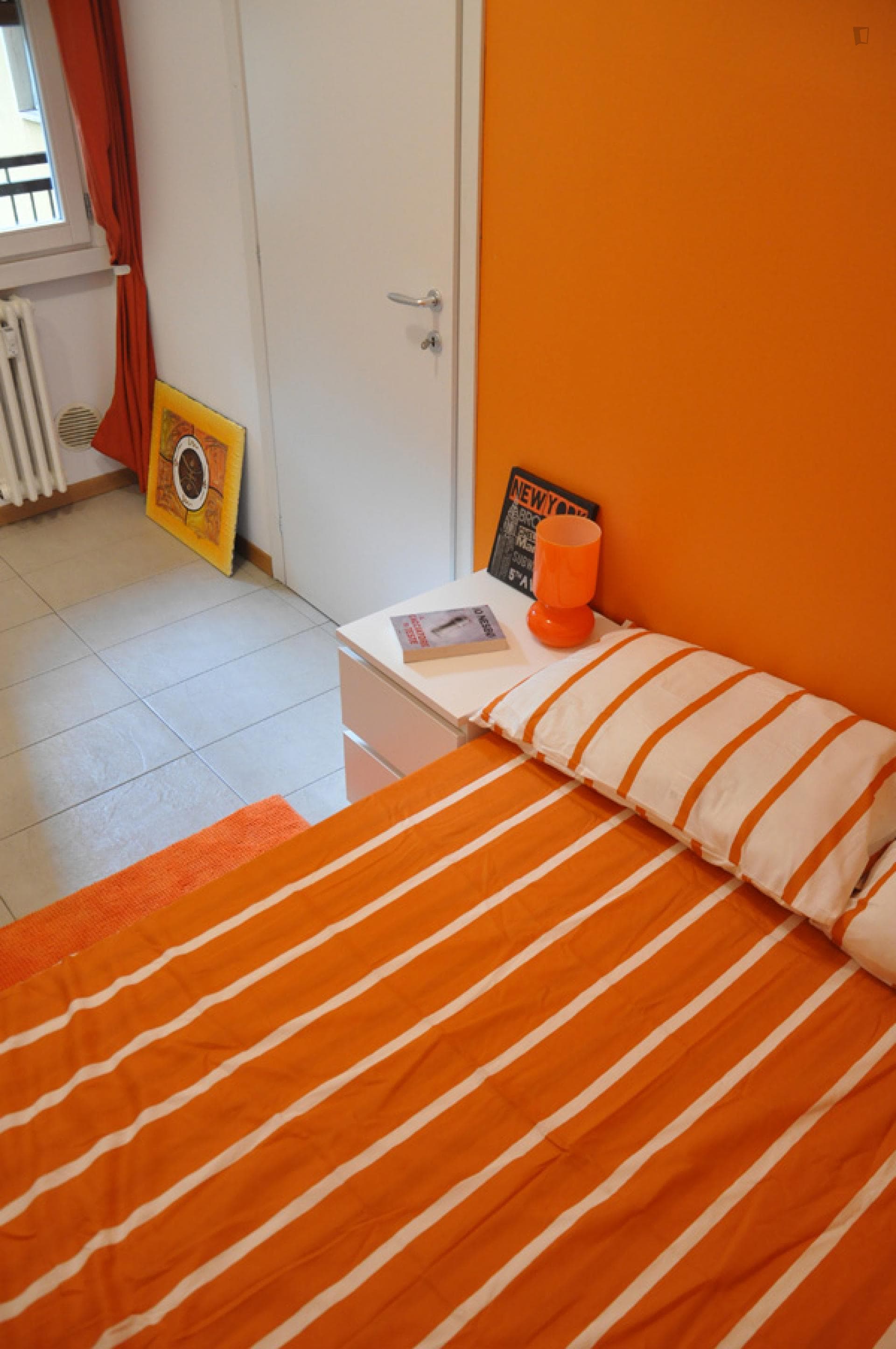 Comfy double bedroom near Porta Romana metro station photo 1