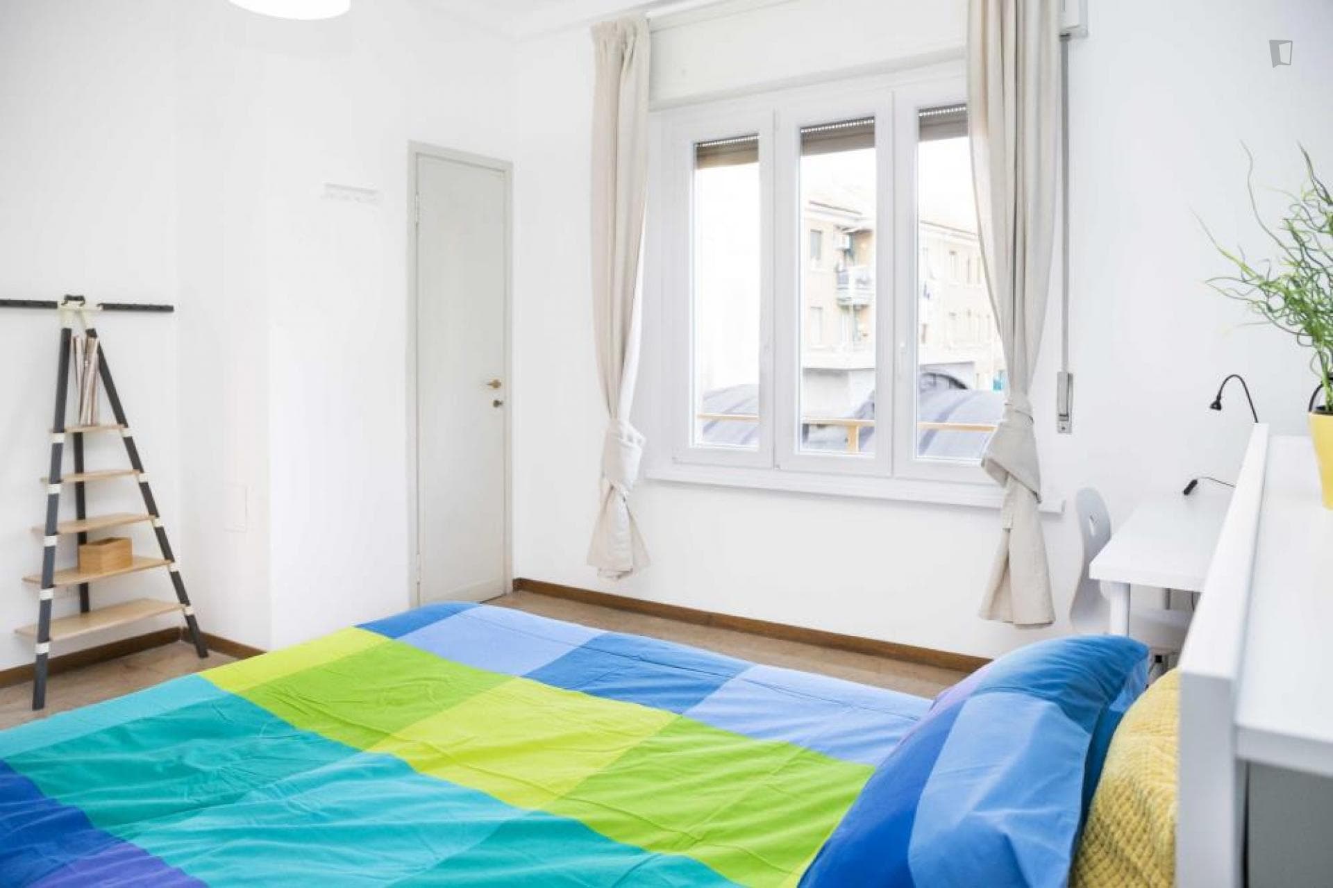 Cozy double bedroom in a 5-bedroom apartment near Parco Monte Stella photo 1