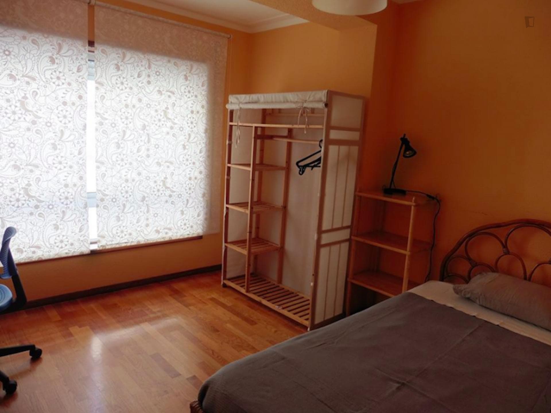 Spacious single bedroom, in a 4-bedroom apartment, in Vila Nova de Gaia photo 1