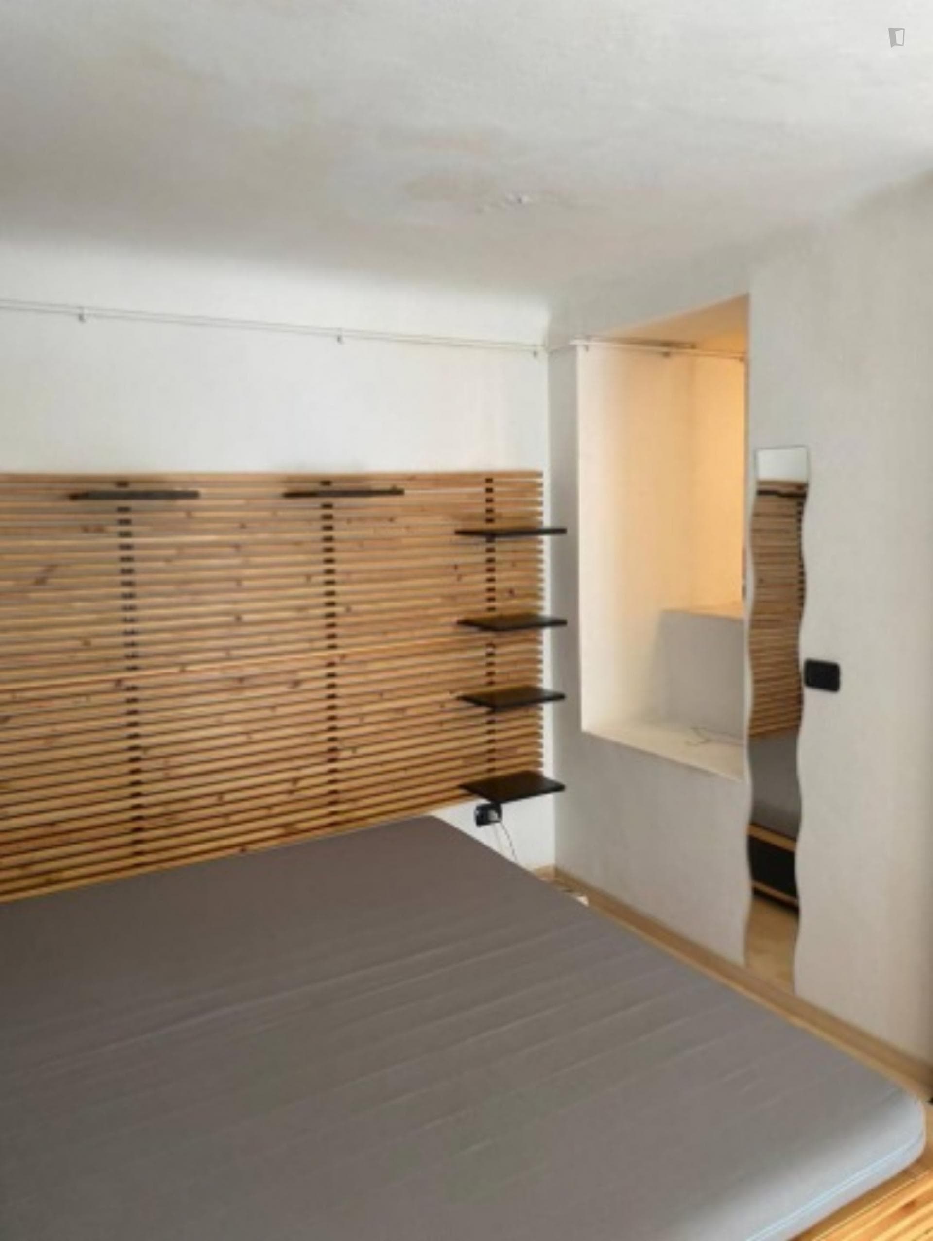 Cozy studio near Maciachini metro station photo 1