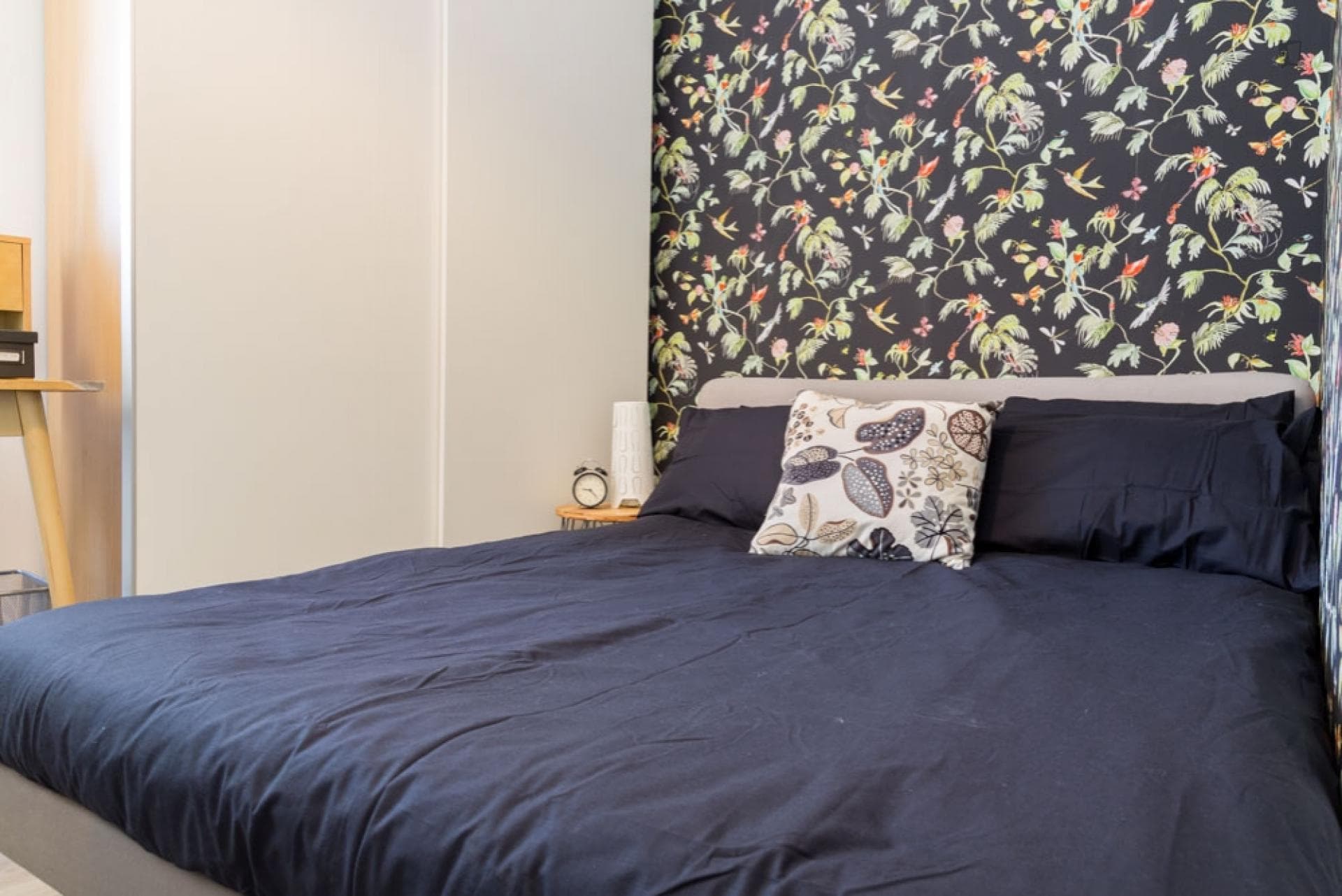 Modern double bedroom near Sondrio metro station  photo 1