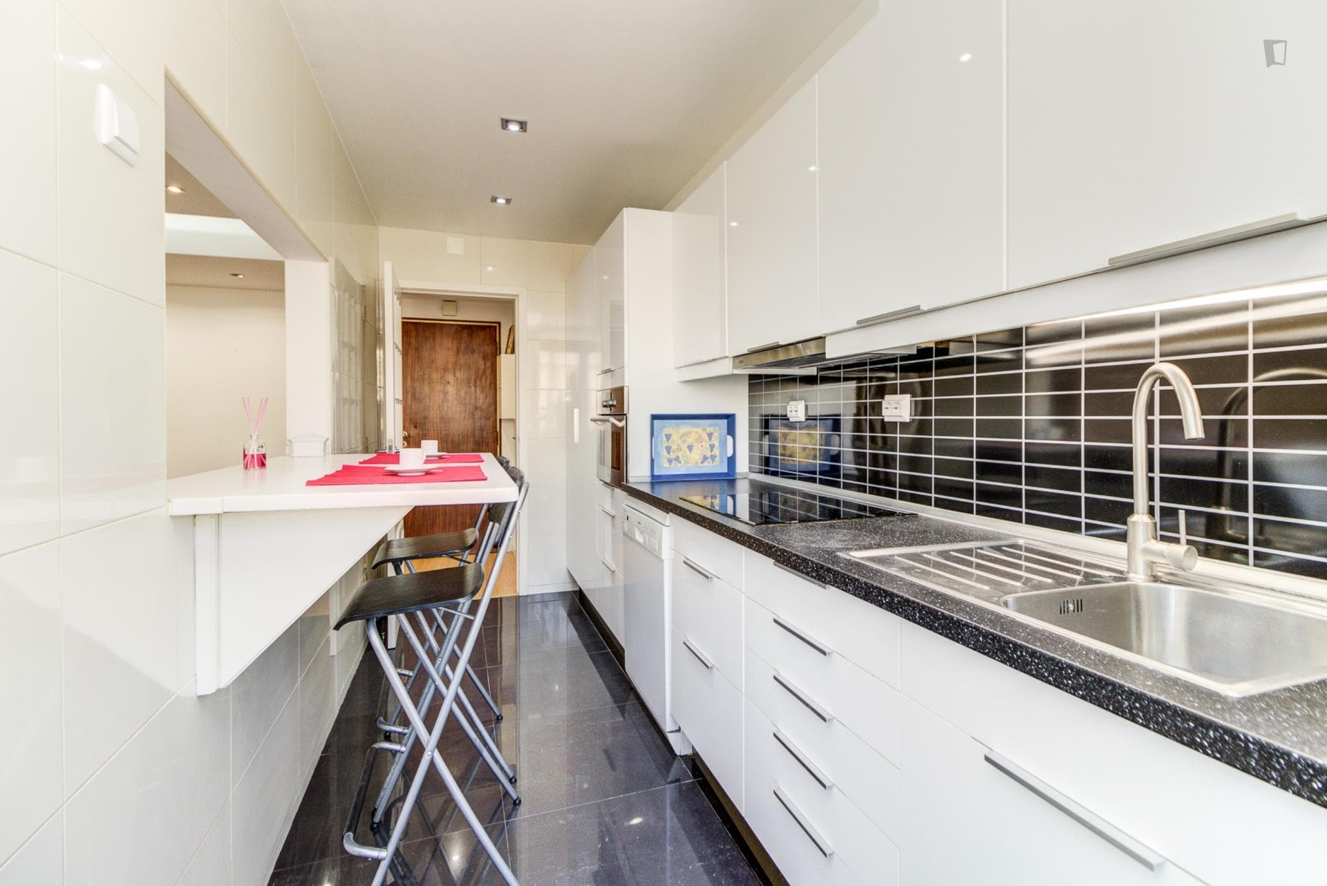 4-Bedroom apartment in Alfragide photo 1